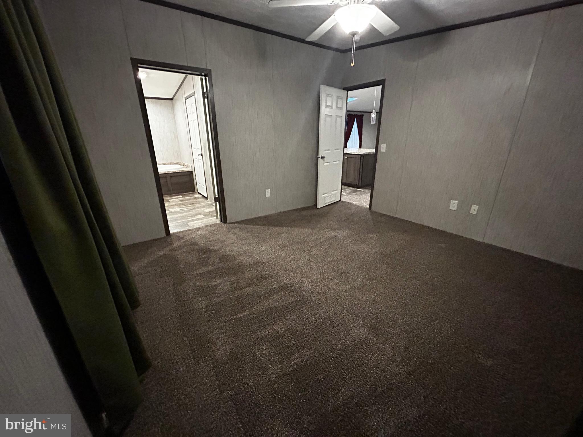 MIDDLE CREEK VILLAGE - Residential