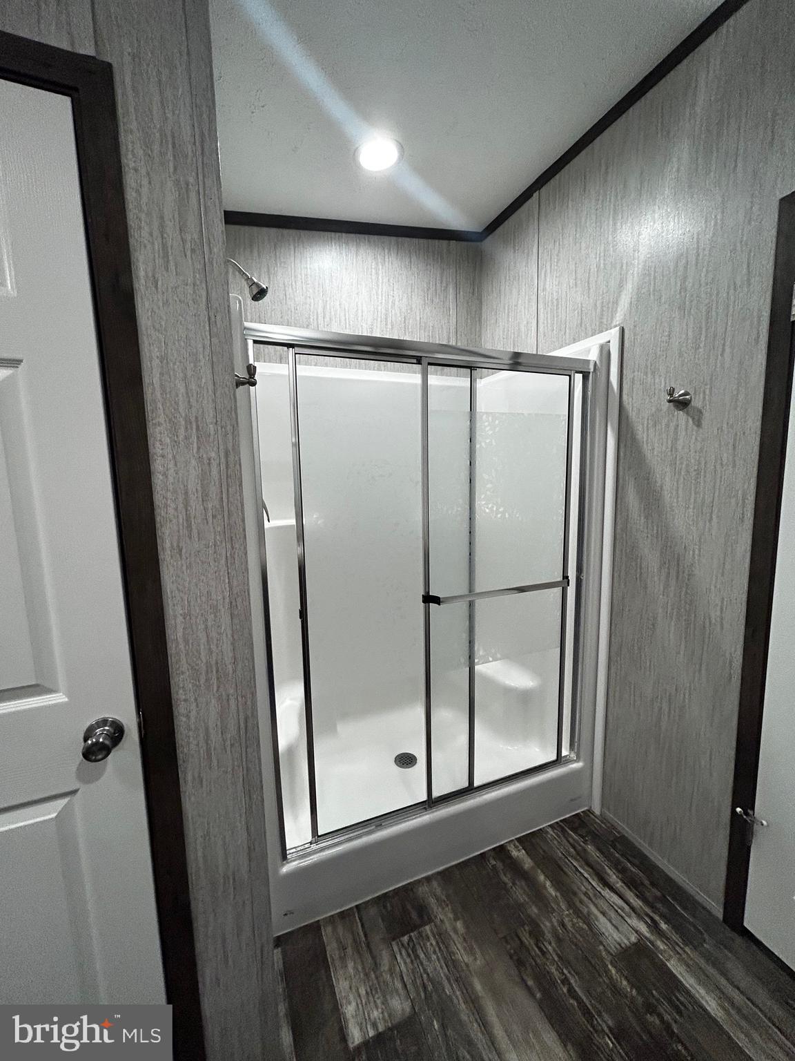 MIDDLE CREEK VILLAGE - Residential