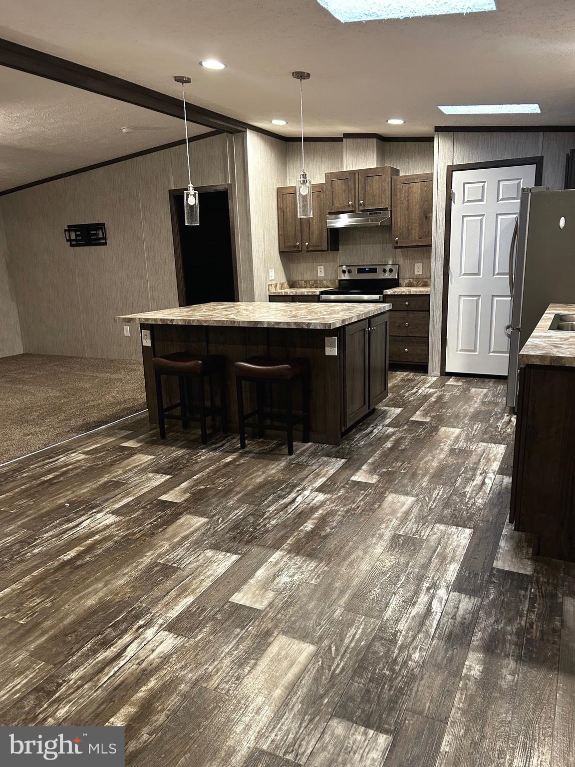 MIDDLE CREEK VILLAGE - Residential