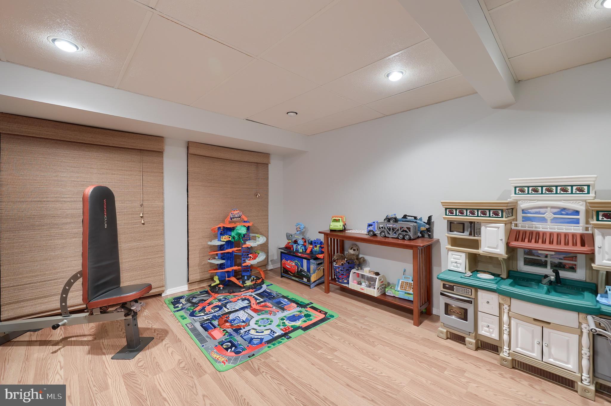 PENN OAKS - Residential