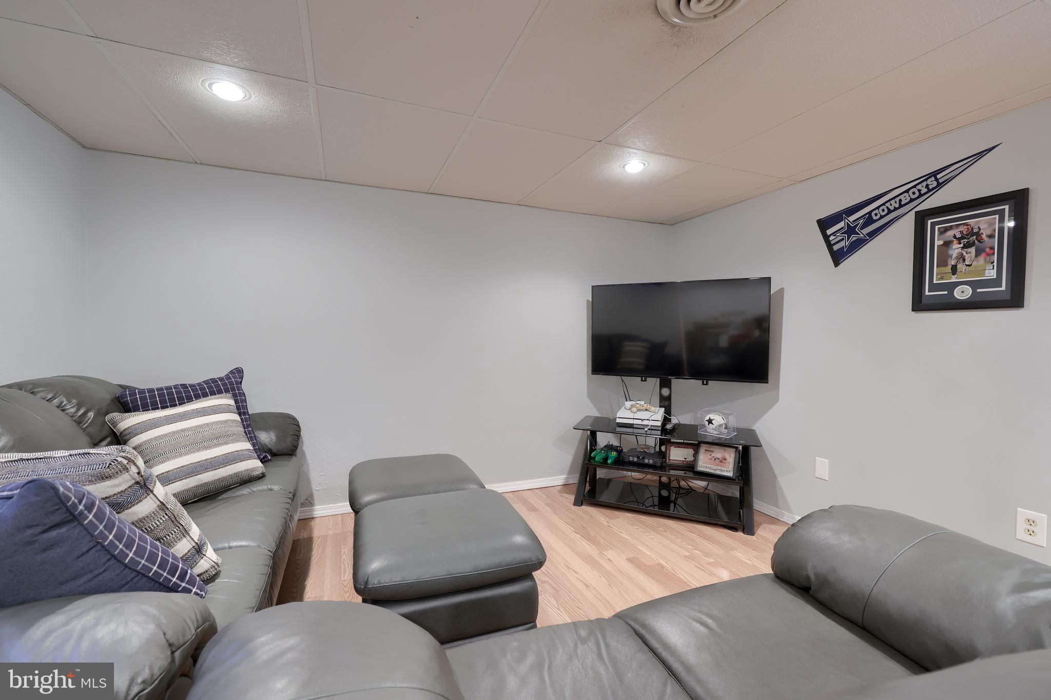 PENN OAKS - Residential