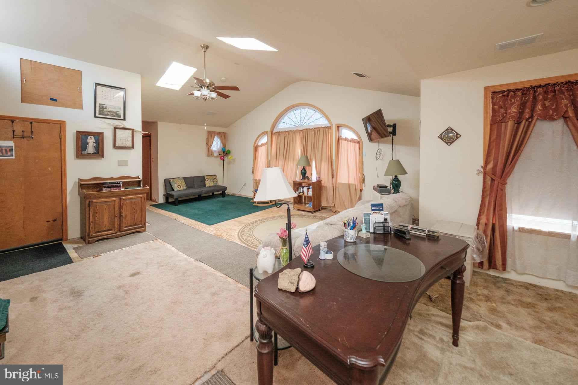 WEST HILLS - Residential Income