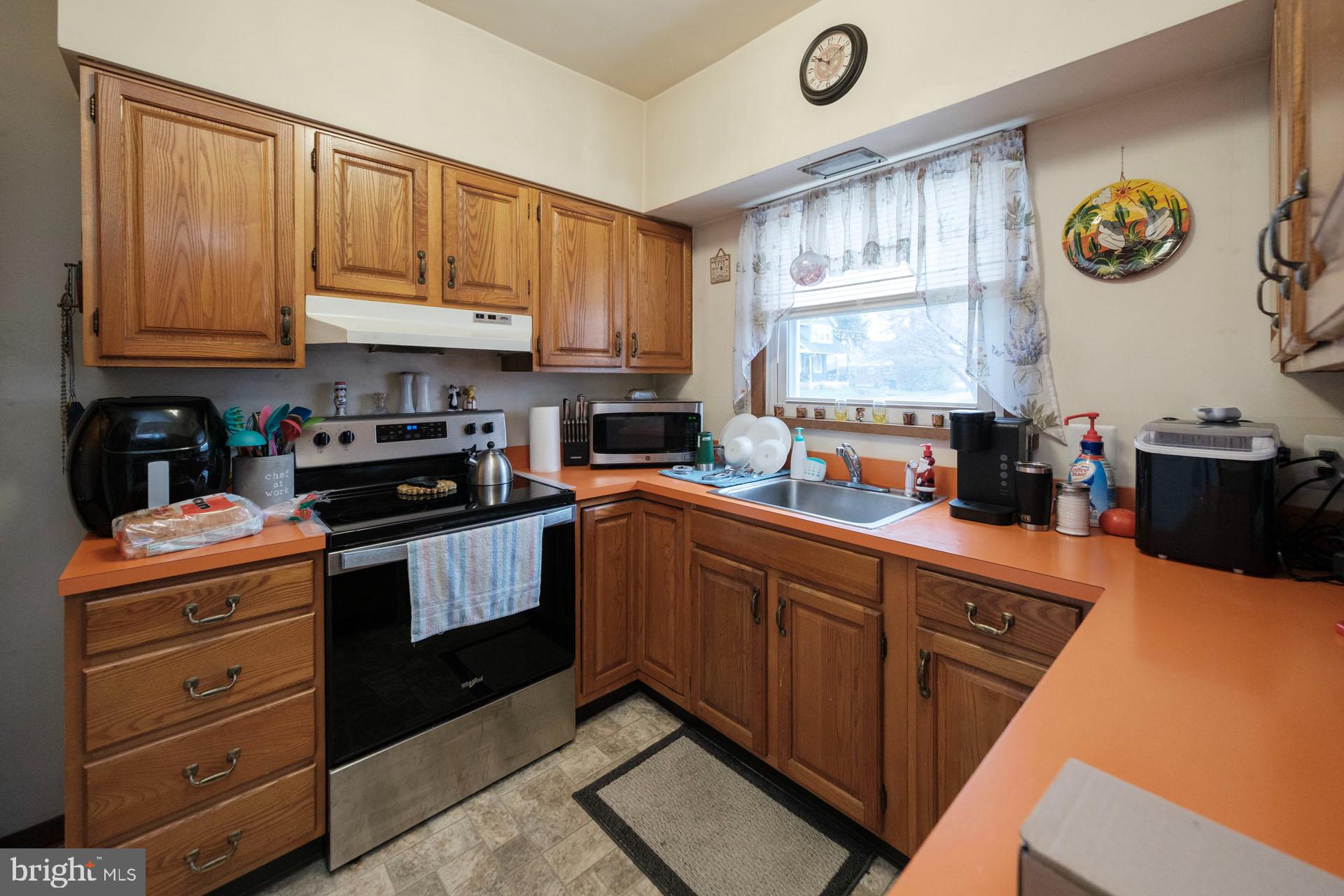 WEST HILLS - Residential Income