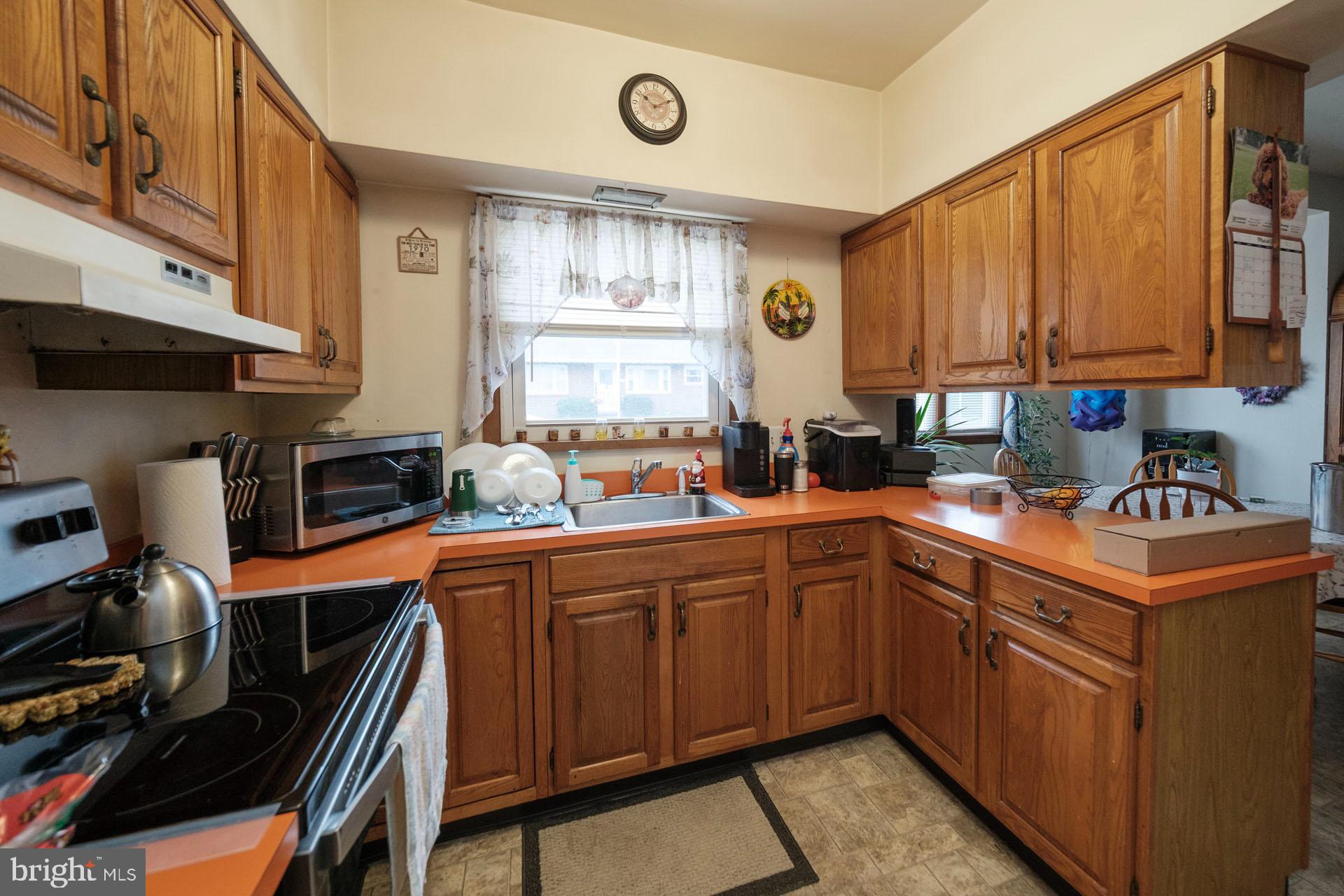 WEST HILLS - Residential Income