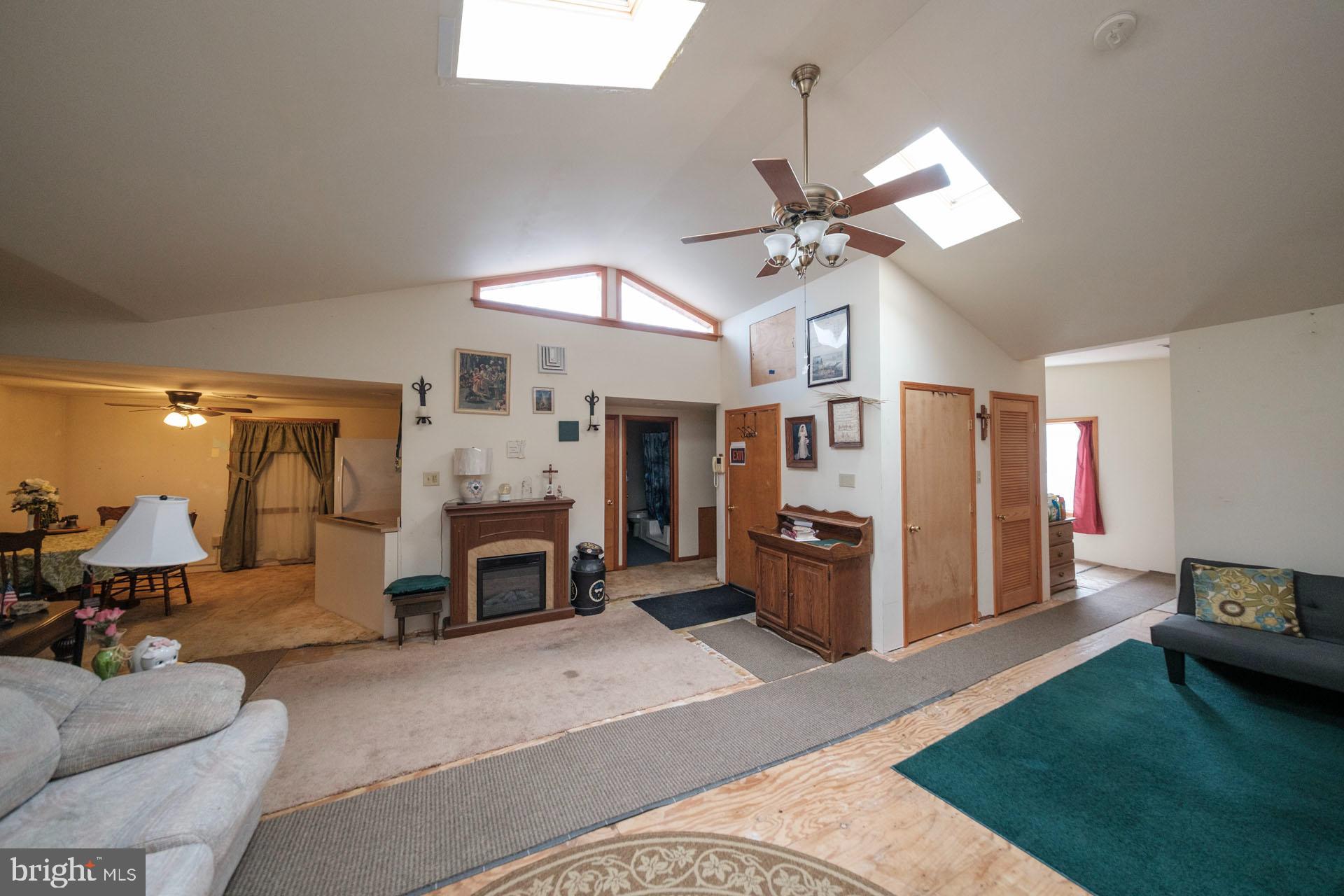 WEST HILLS - Residential Income