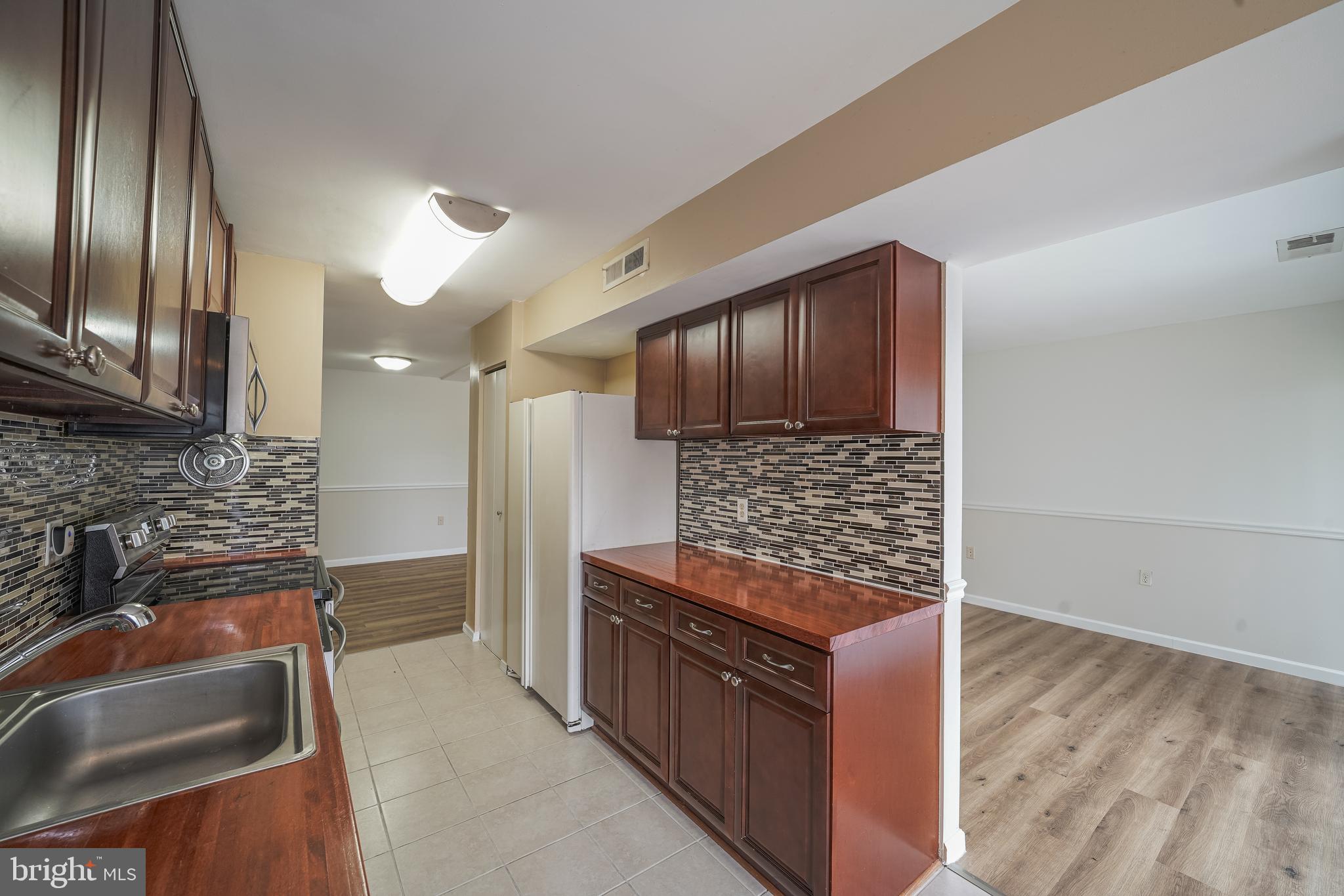 VILLA RIDGE CONDOMINIUM - Residential