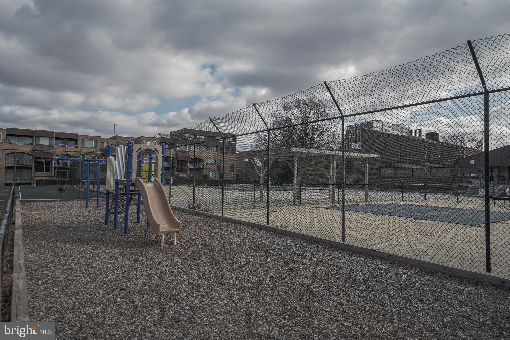 VILLA RIDGE CONDOMINIUM - Residential