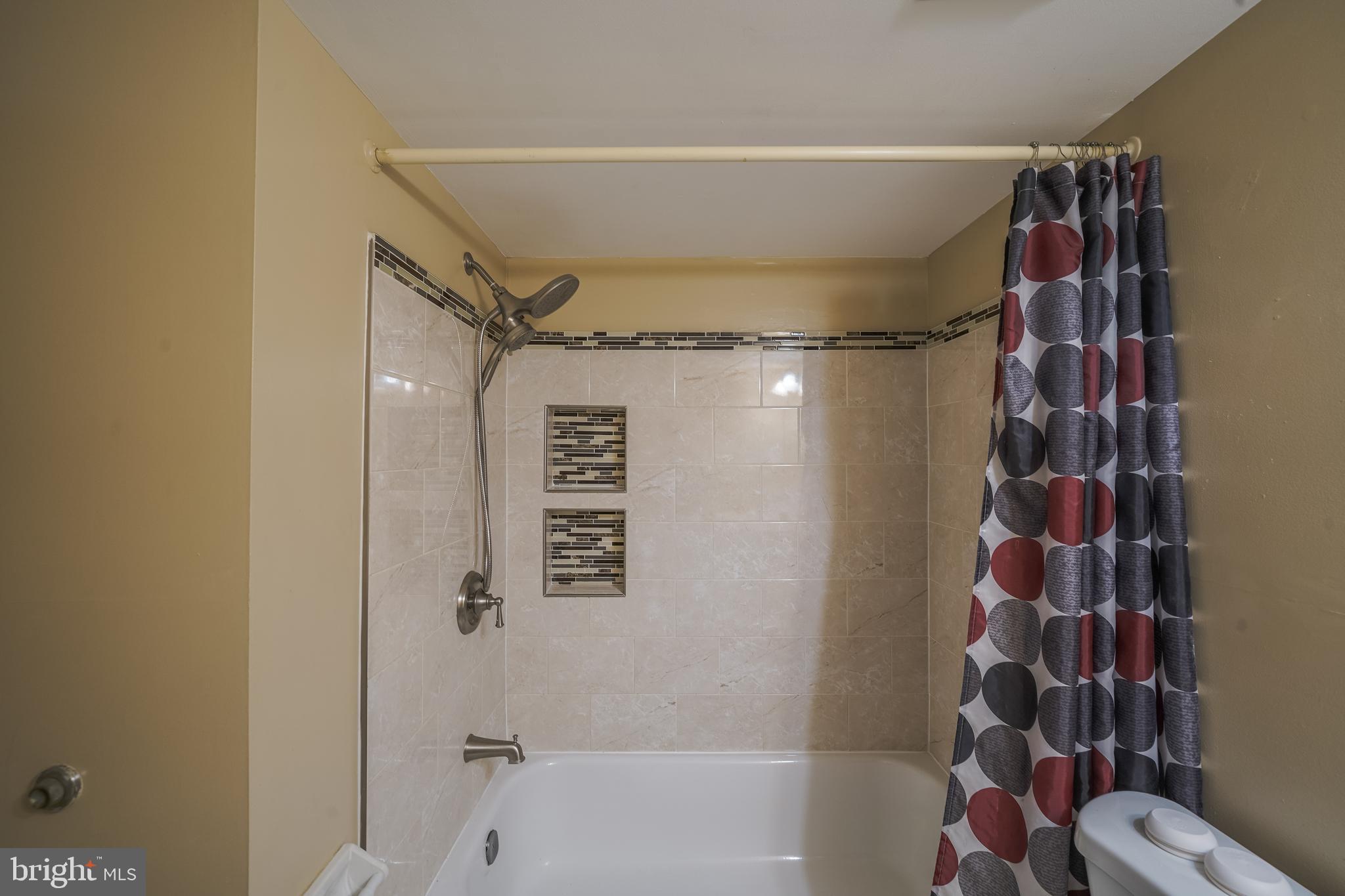 VILLA RIDGE CONDOMINIUM - Residential