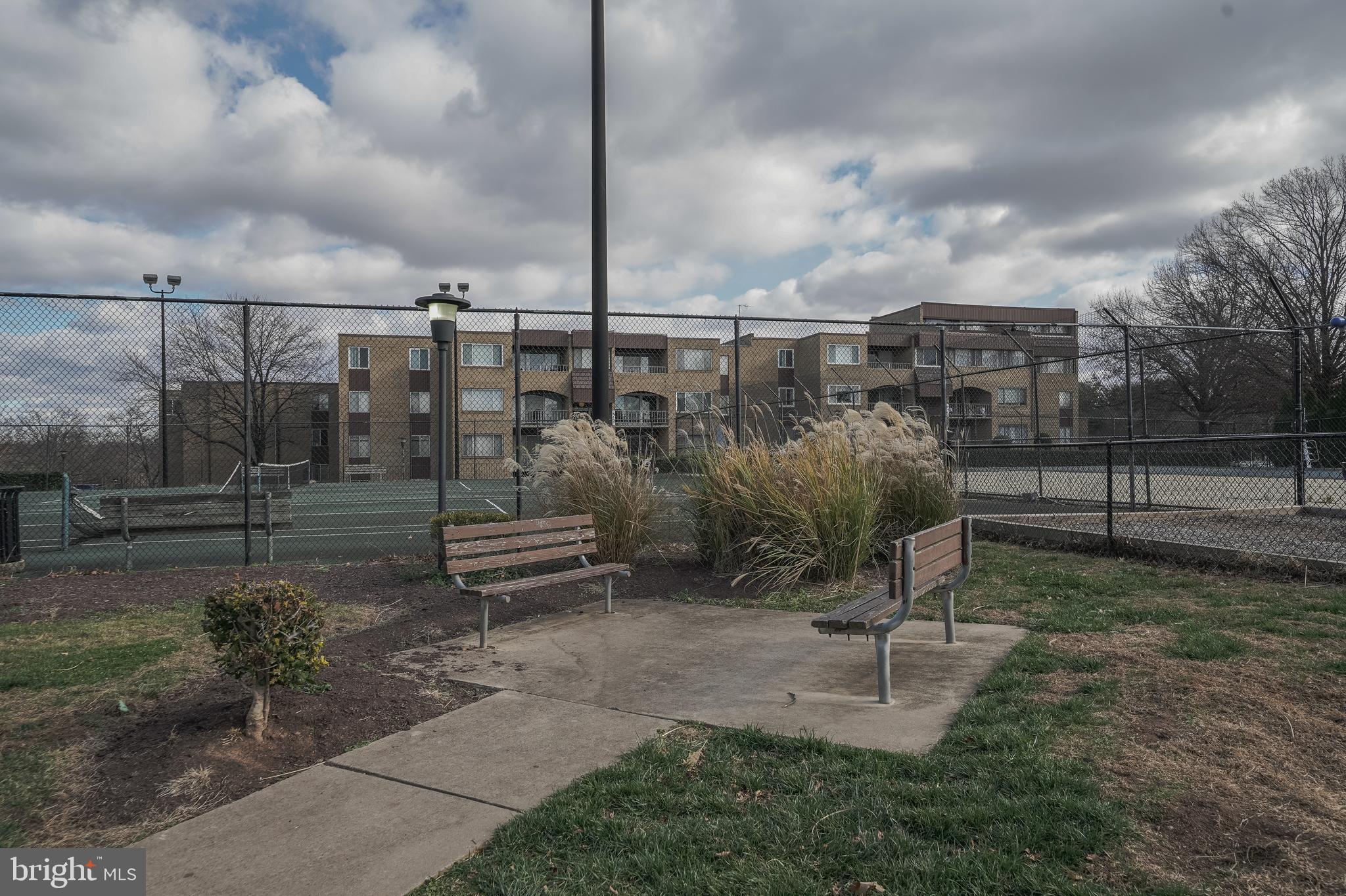 VILLA RIDGE CONDOMINIUM - Residential