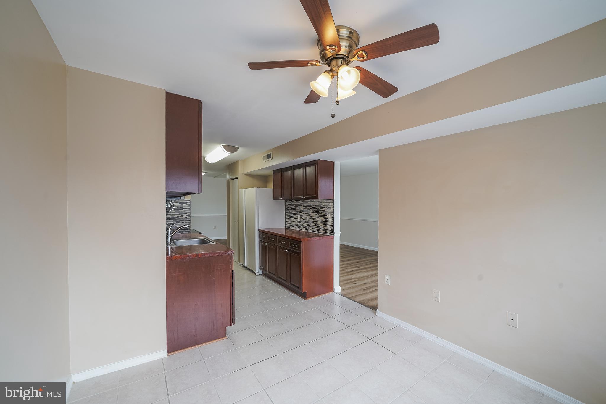 VILLA RIDGE CONDOMINIUM - Residential