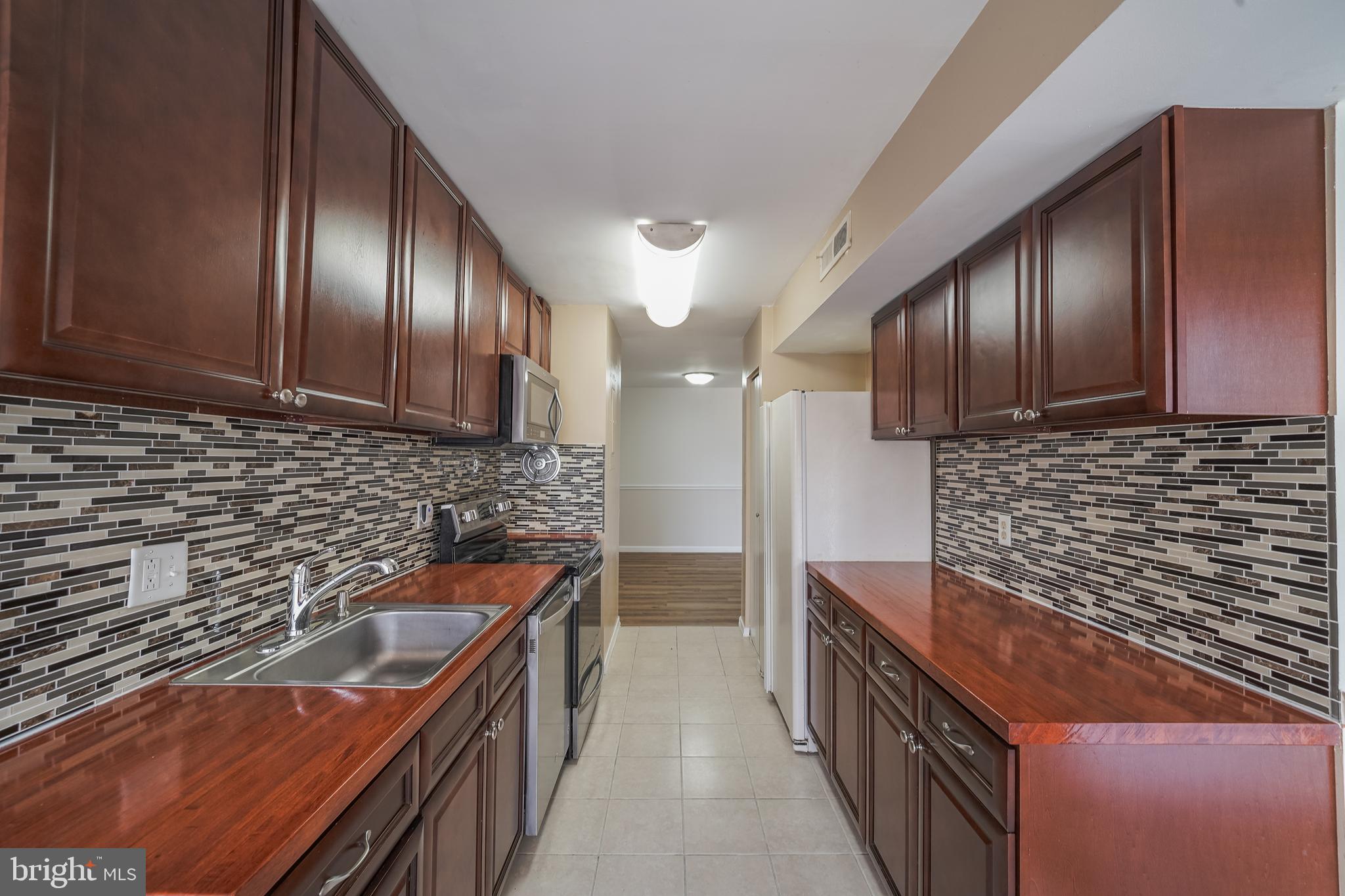 VILLA RIDGE CONDOMINIUM - Residential