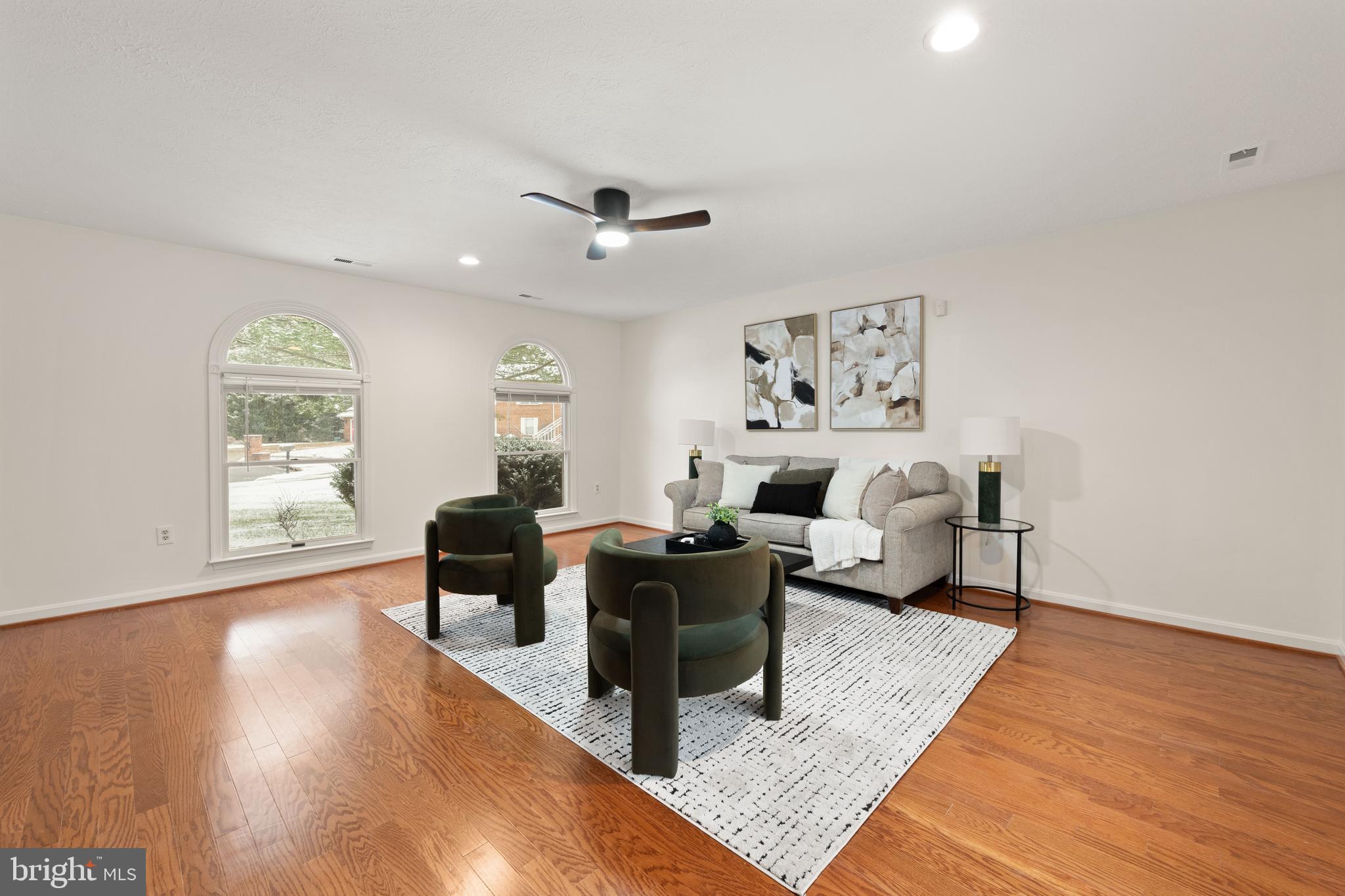 OAK LAWN - Residential