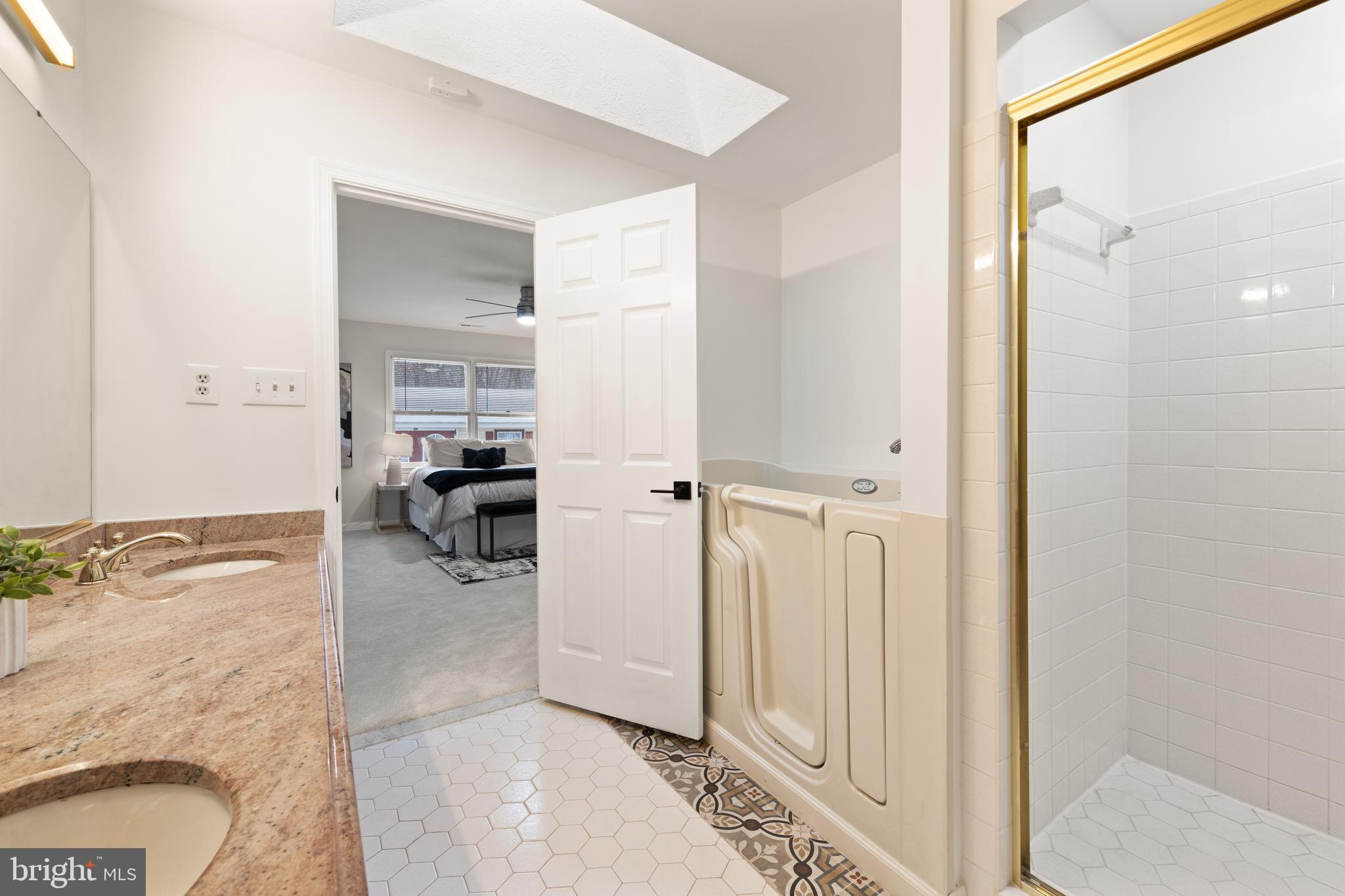 OAK LAWN - Residential