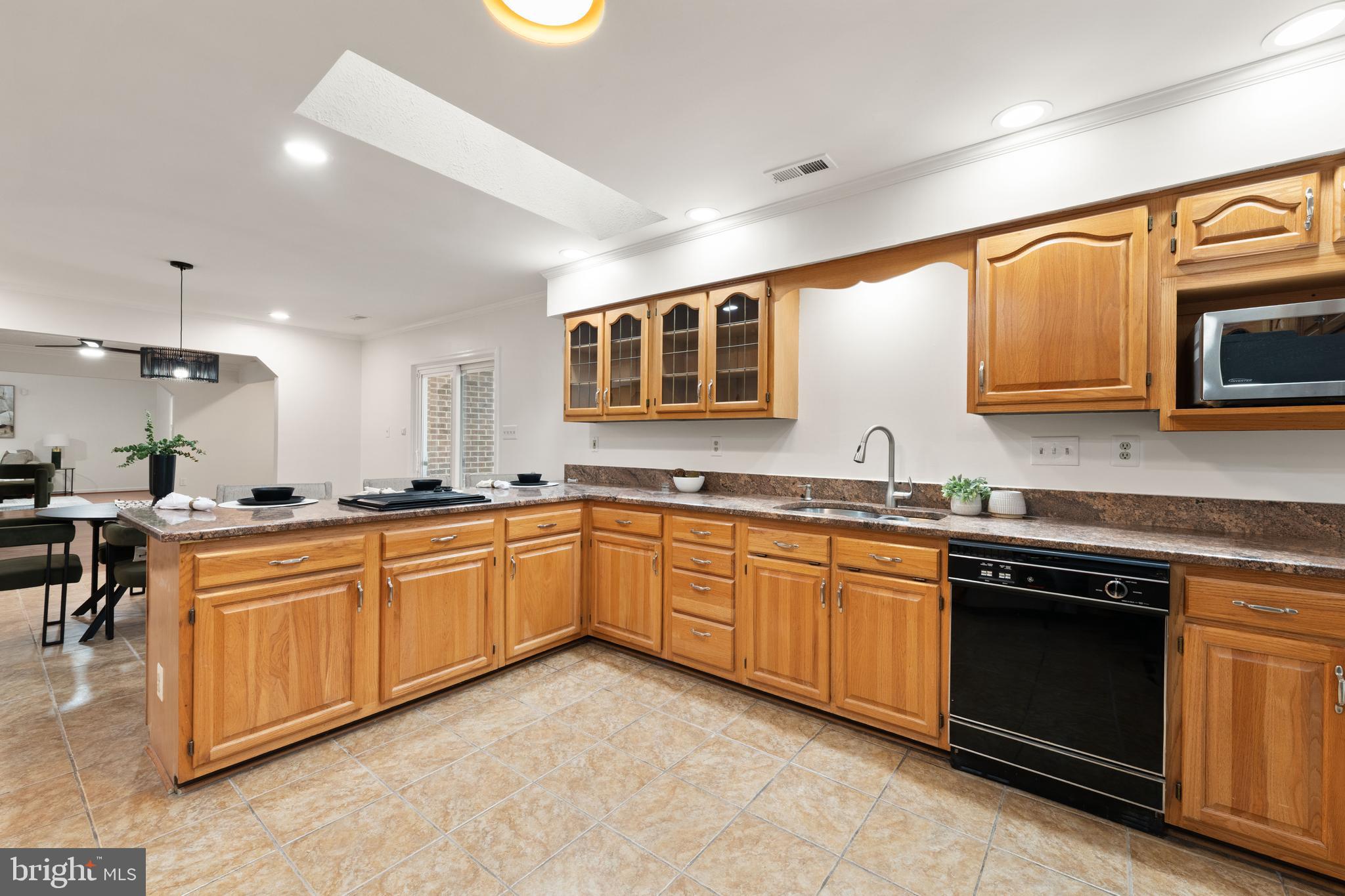 OAK LAWN - Residential