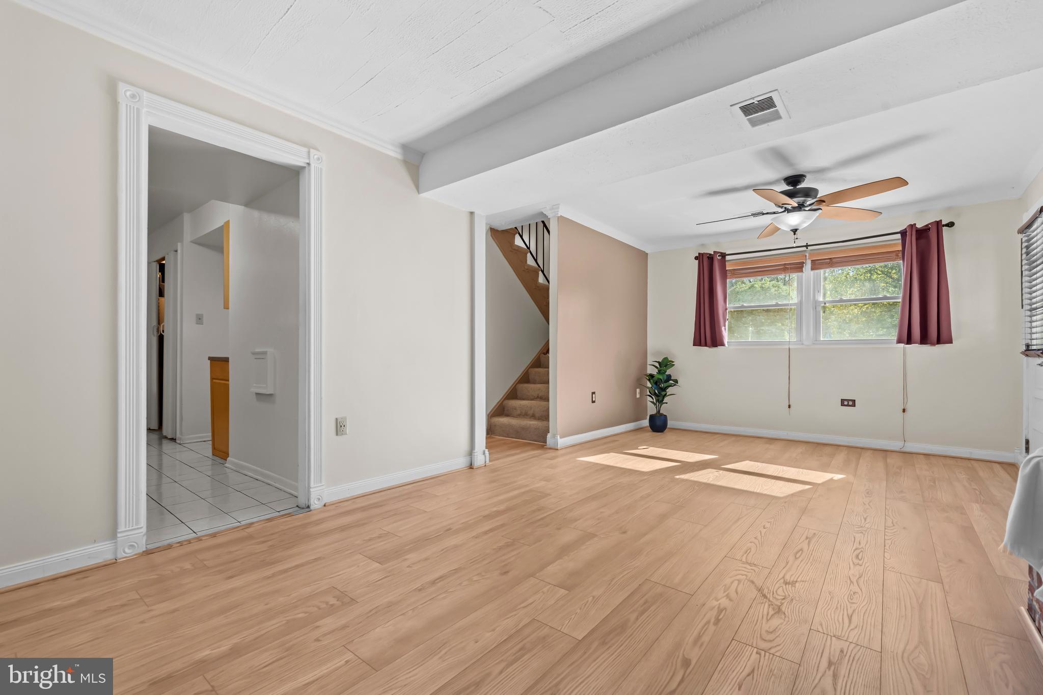 DANIA HILLS - Residential