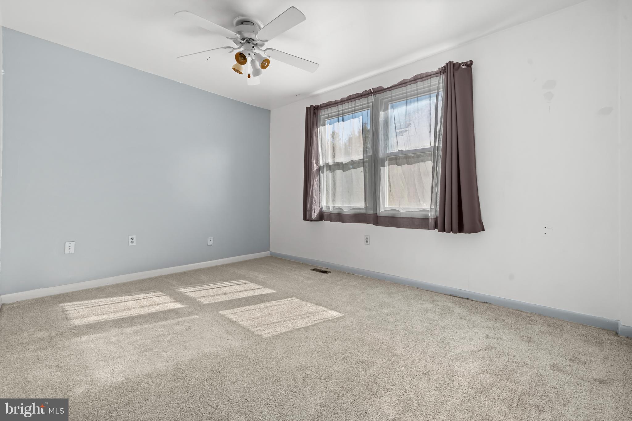 DANIA HILLS - Residential