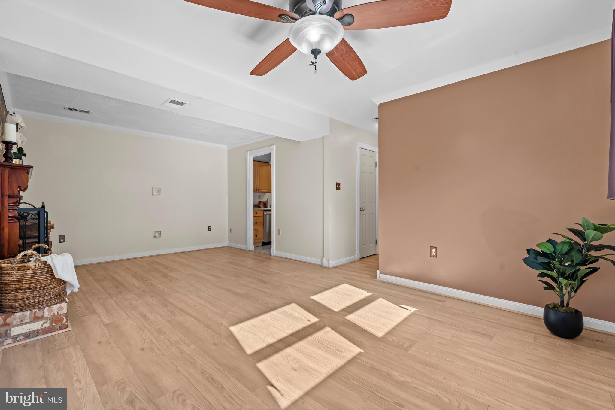 DANIA HILLS - Residential