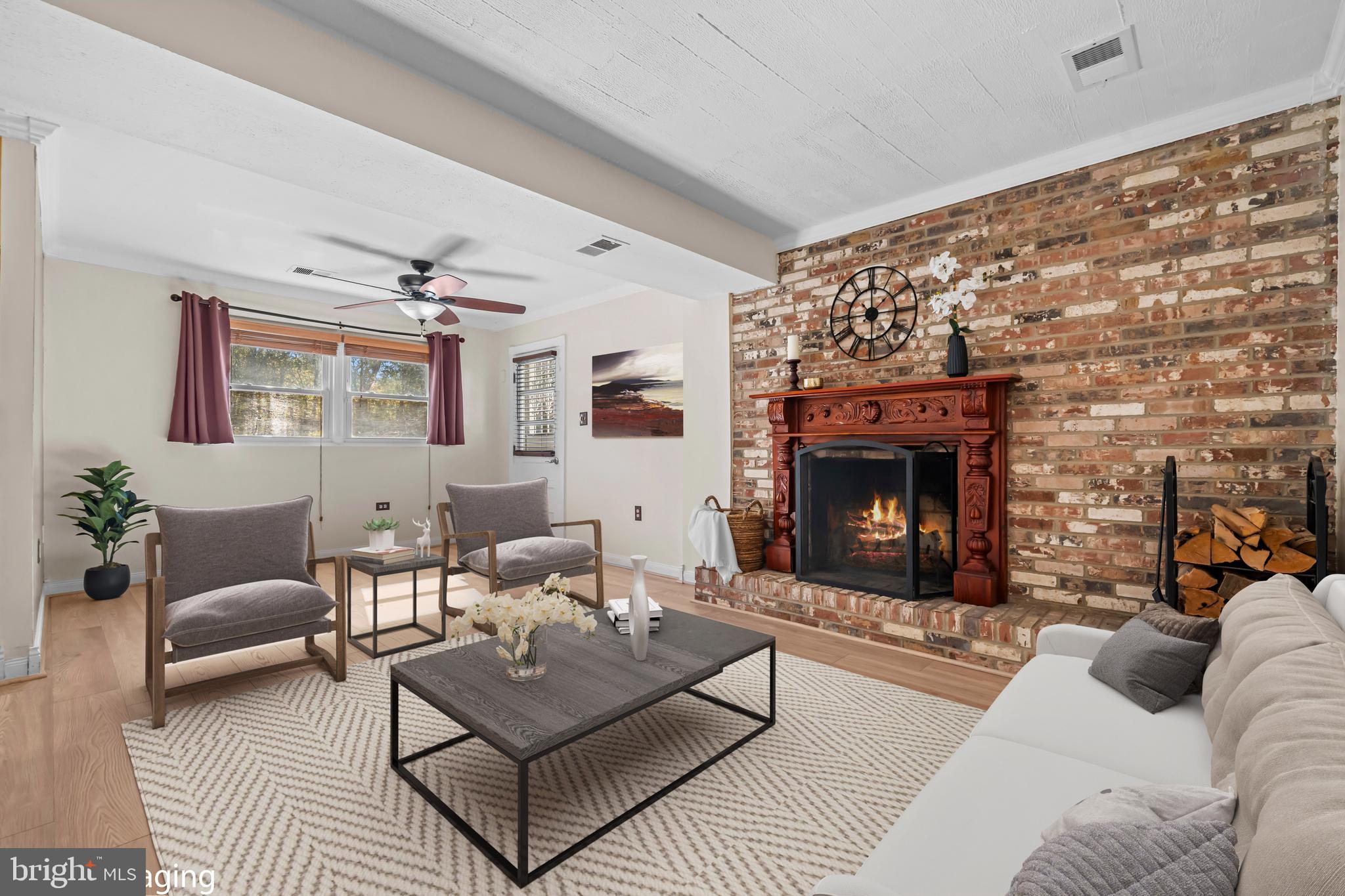 DANIA HILLS - Residential