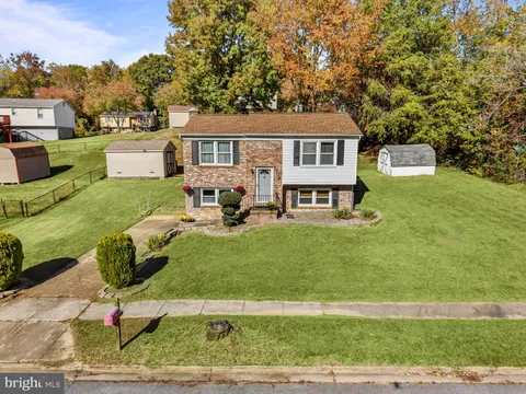 1704 Dania Drive, Fort Washington, MD MLS: MDPG2179374