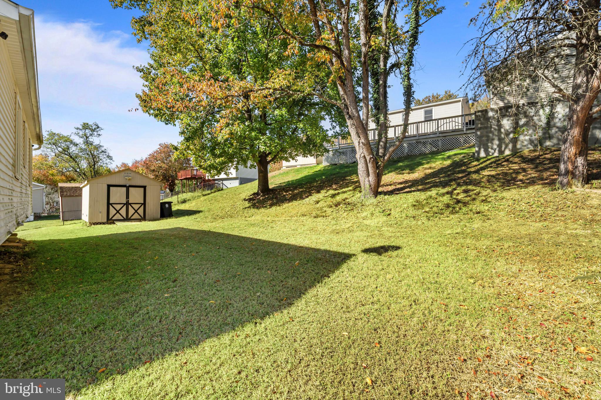 DANIA HILLS - Residential