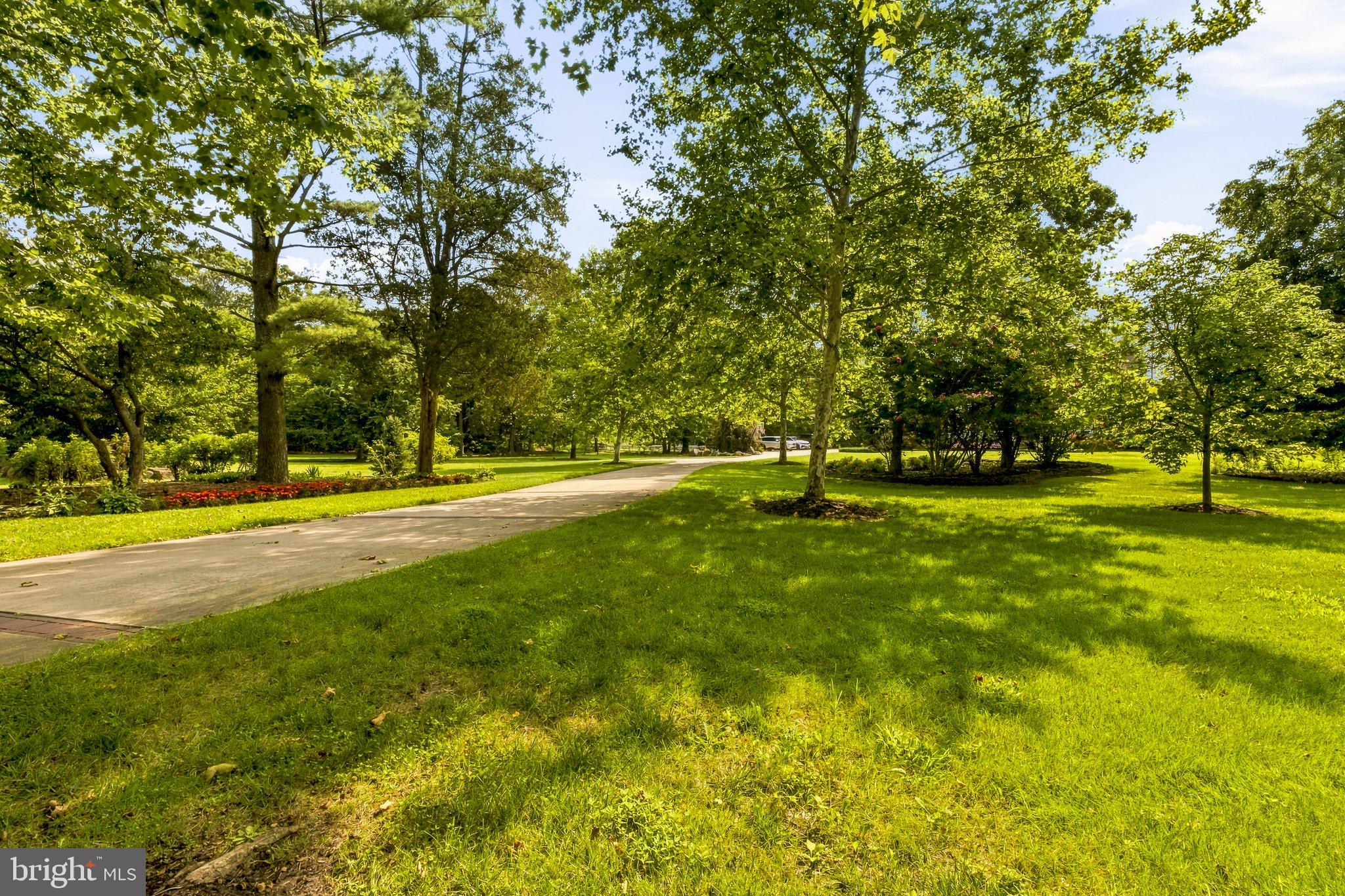 1722 PINEY HOLLOW ROAD