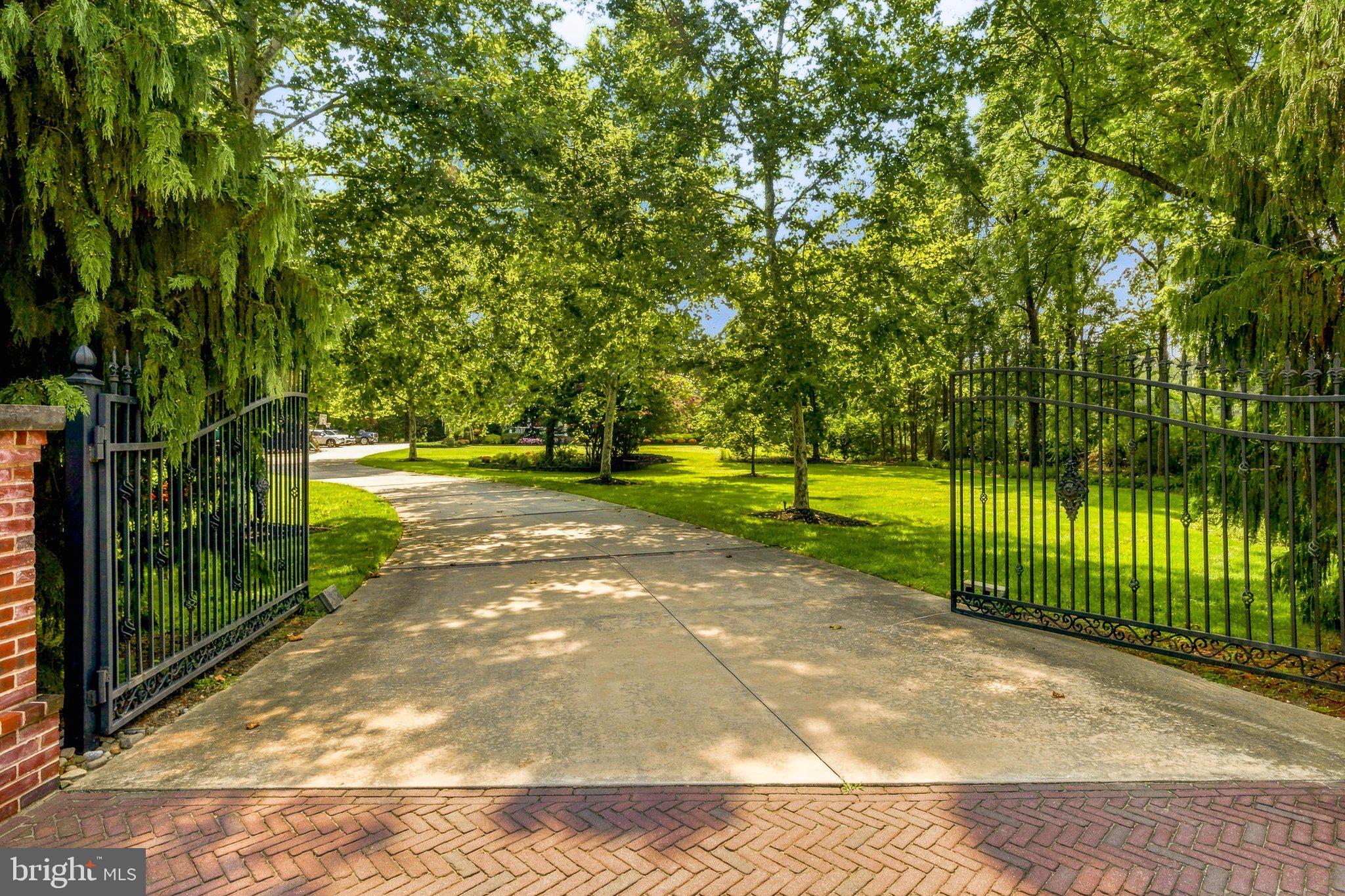 1722 PINEY HOLLOW ROAD