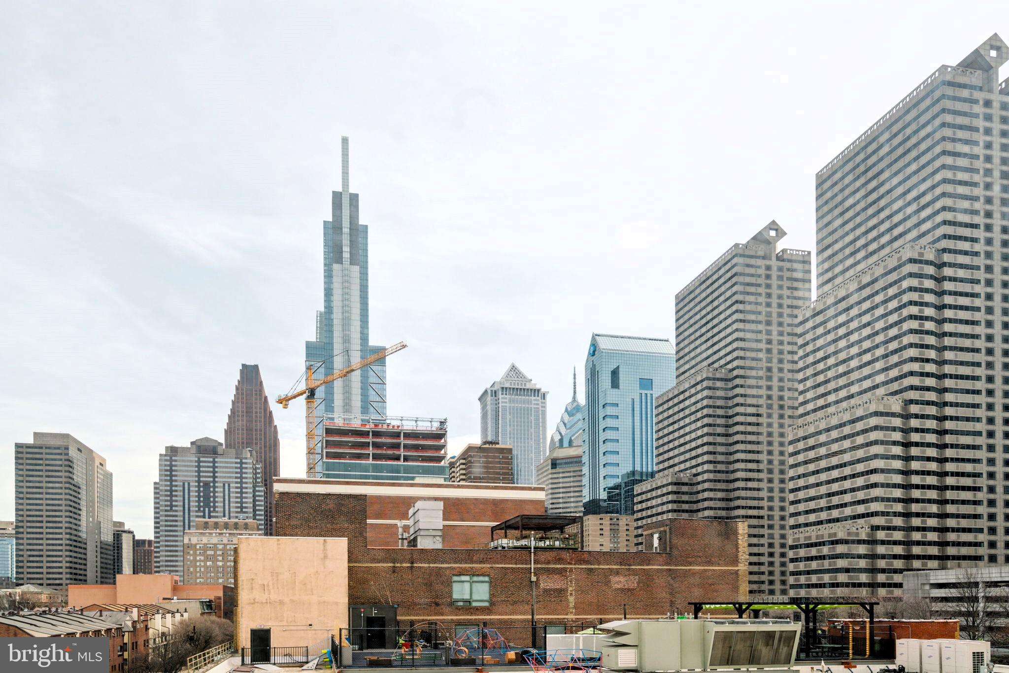 LOGAN SQUARE - Residential
