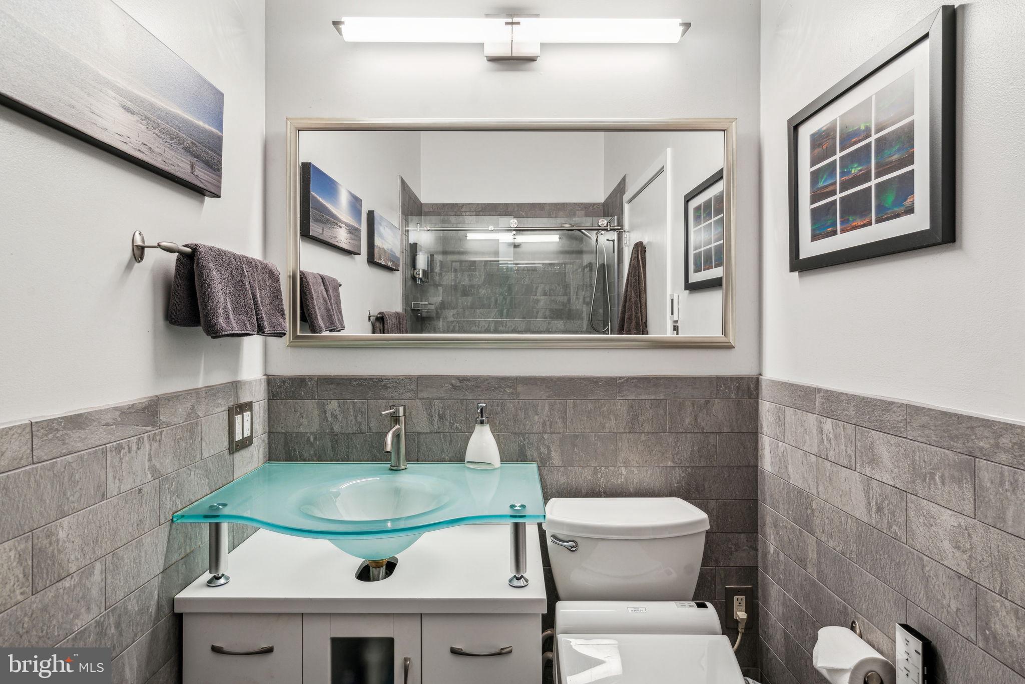 LOGAN SQUARE - Residential