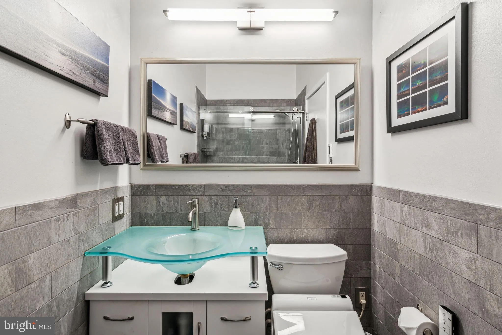 Philadelphia, Pennsylvania 19103, United States, 2 Bedrooms Bedrooms, ,2 BathroomsBathrooms,Residential,Active,8455