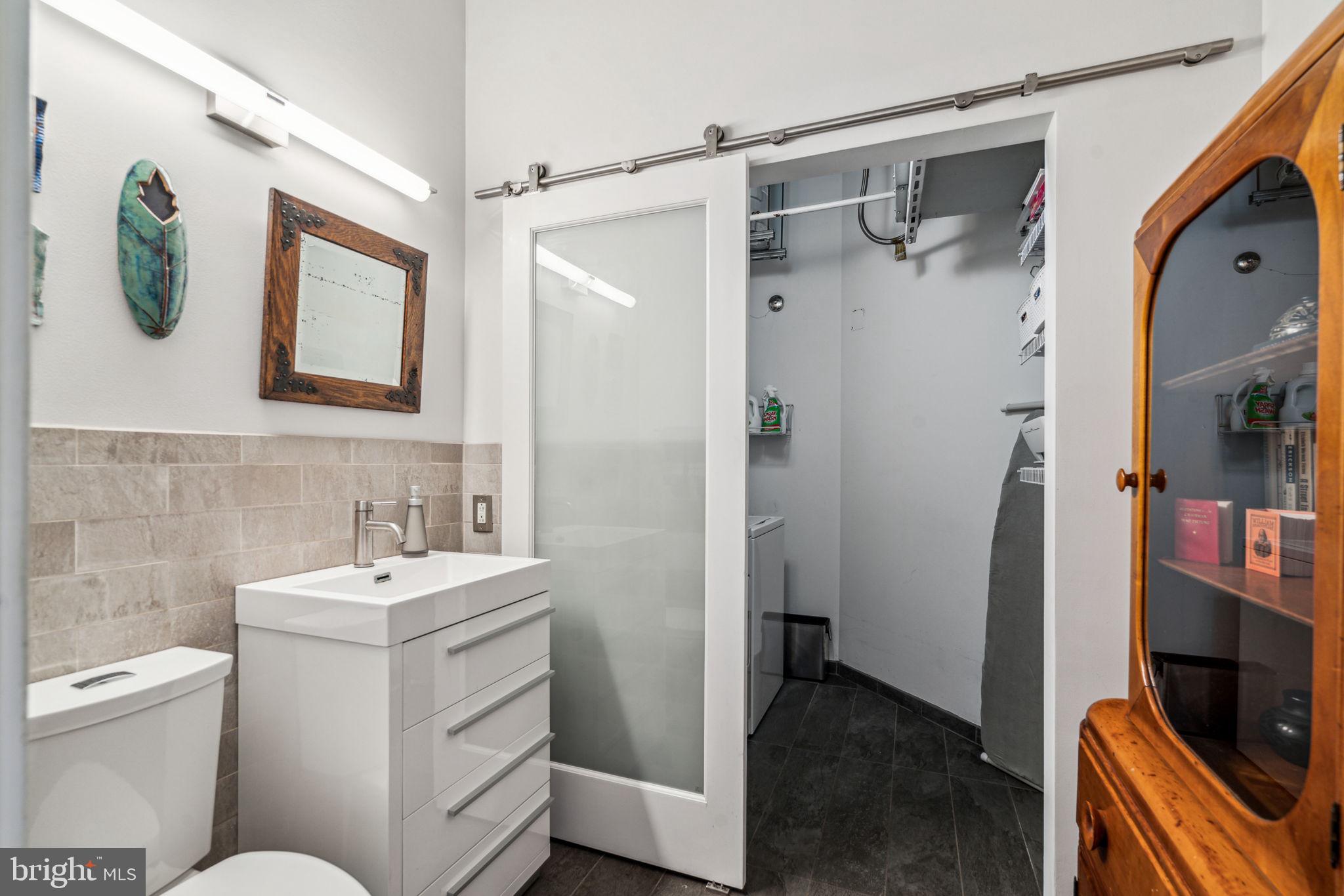 LOGAN SQUARE - Residential