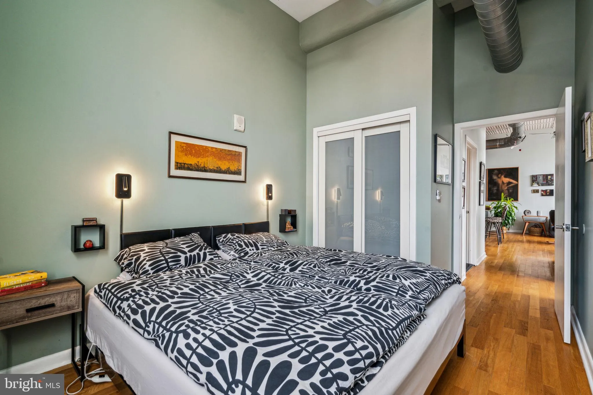 Philadelphia, Pennsylvania 19103, United States, 2 Bedrooms Bedrooms, ,2 BathroomsBathrooms,Residential,Active,8455