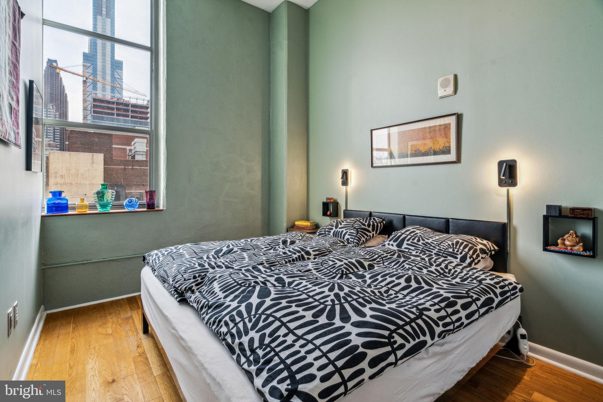 LOGAN SQUARE - Residential