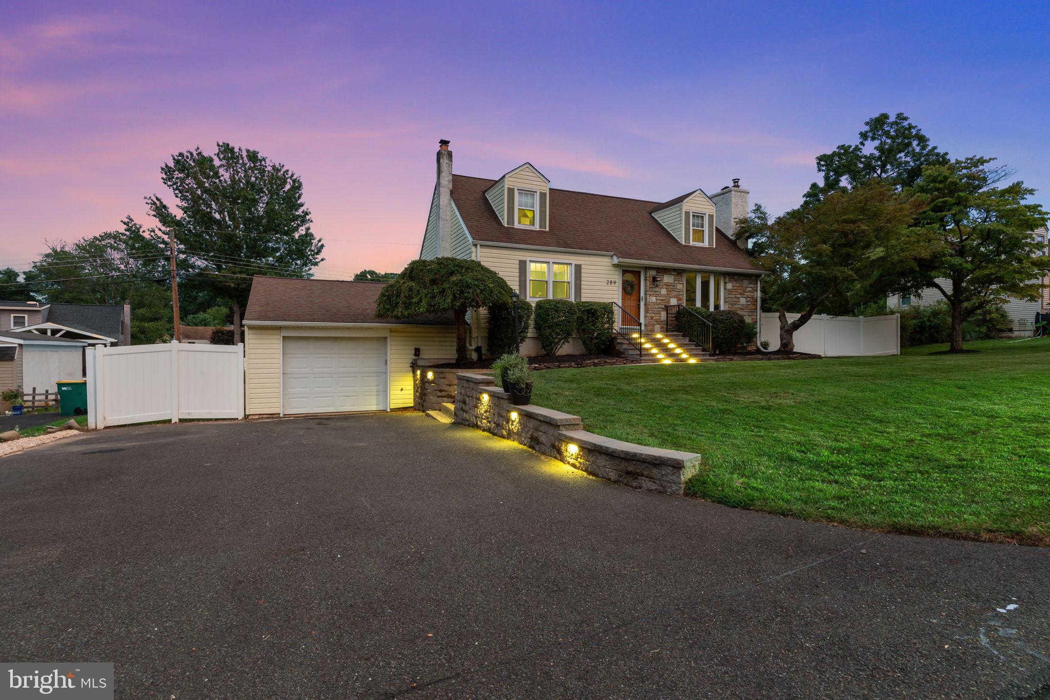 289 ROSEWOOD AVENUE