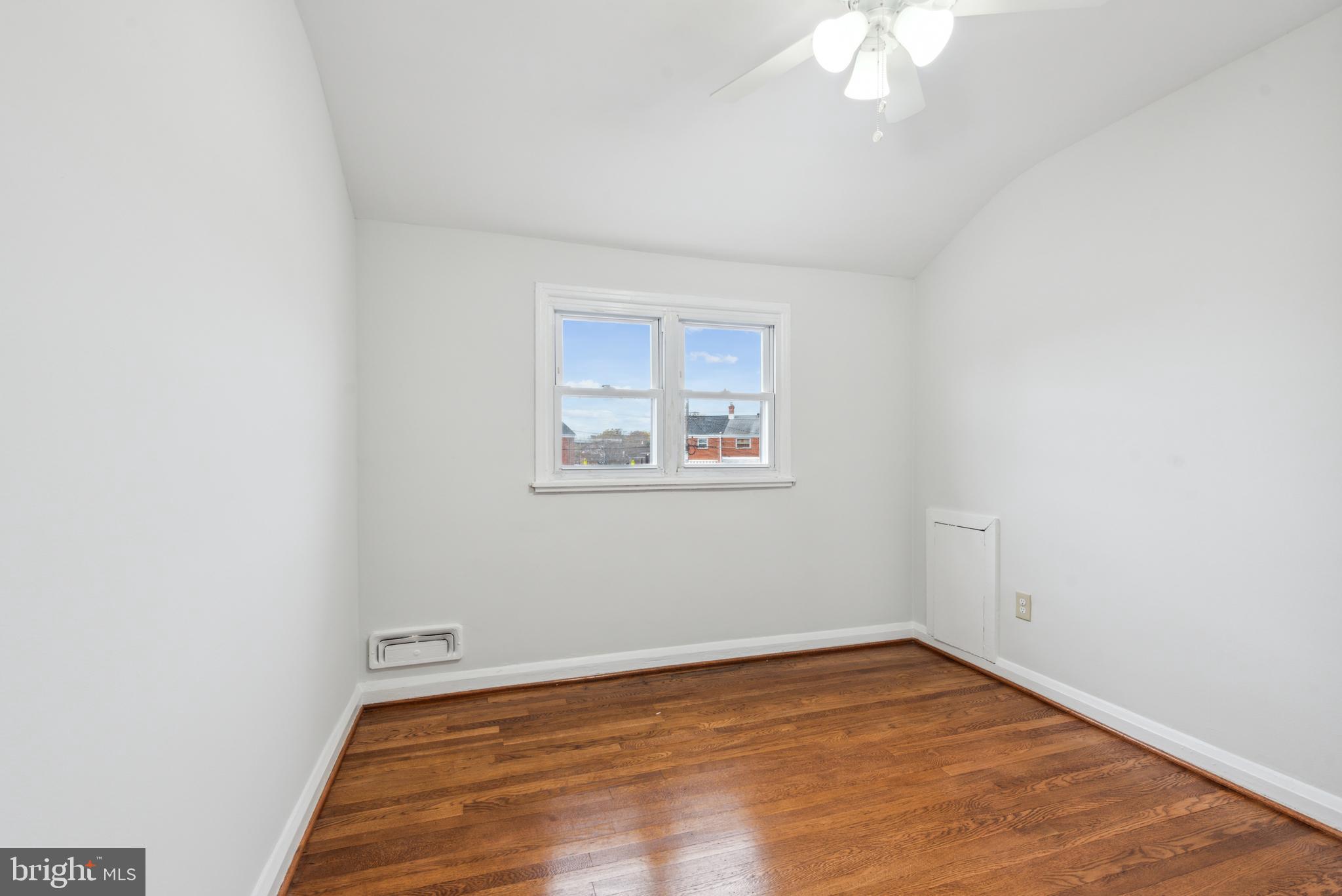 CHARLESMONT - Residential