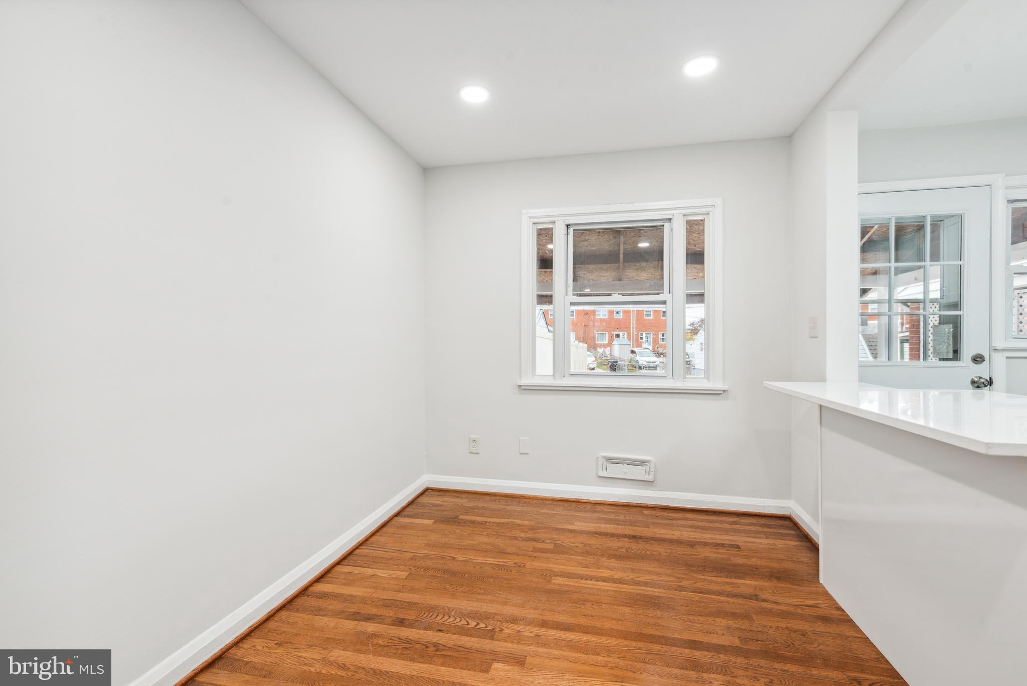 CHARLESMONT - Residential