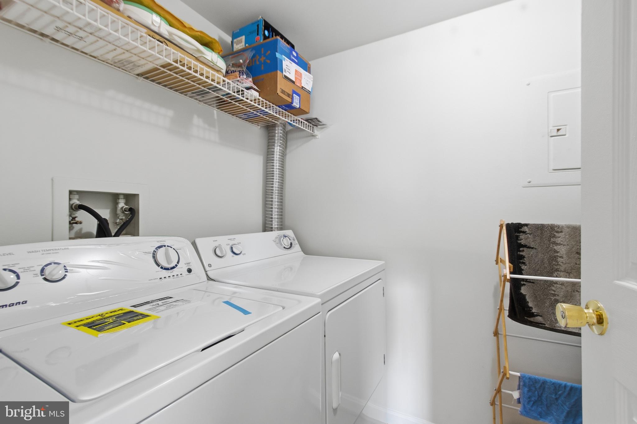 VILLAS AT COUNTRYSIDE - Residential