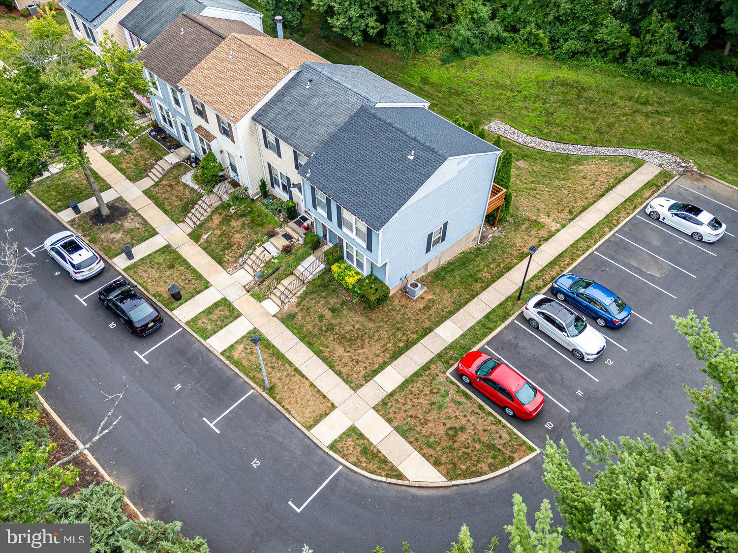 12 S HILL DRIVE S