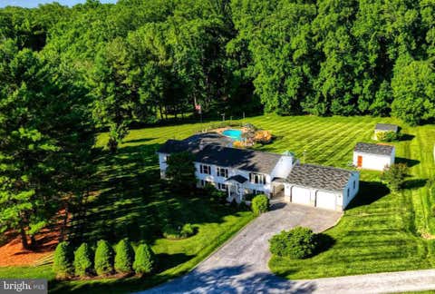 Photo of 895 Severn Court, SYKESVILLE, MD 21784 (MLS # MDCR2035764)