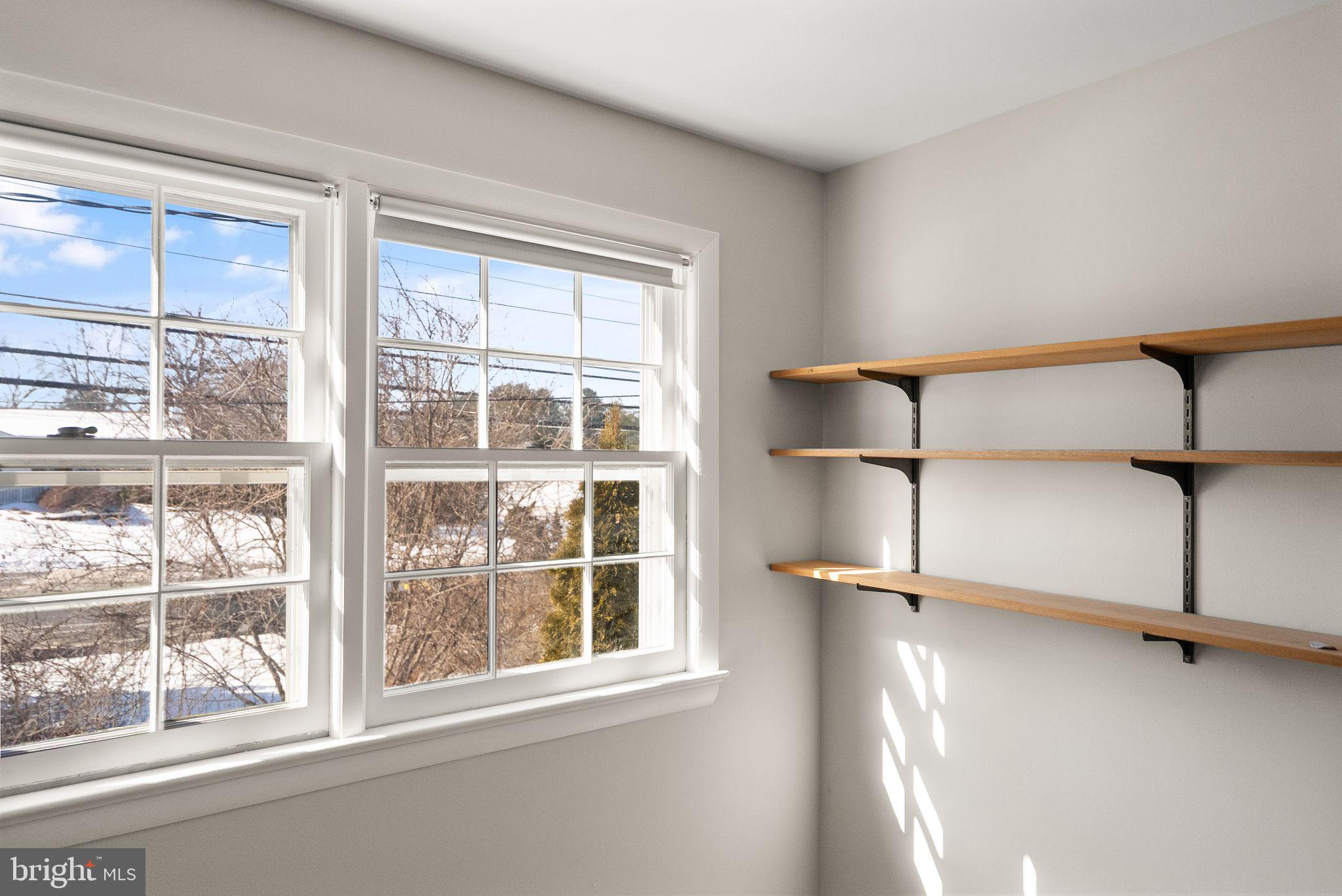 COUNTRY CLUB MANOR - Residential