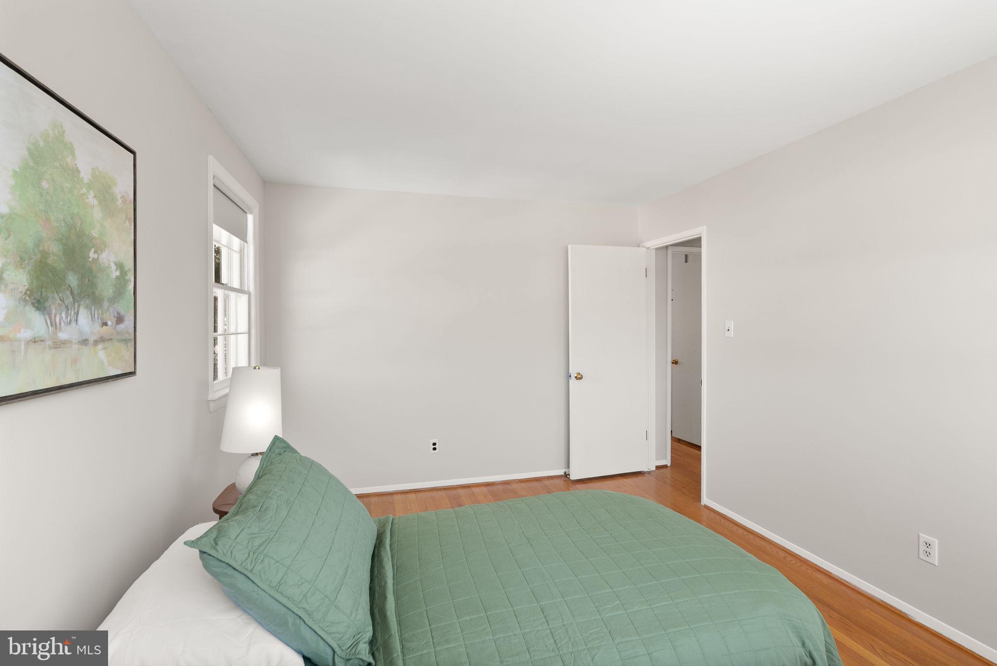 COUNTRY CLUB MANOR - Residential