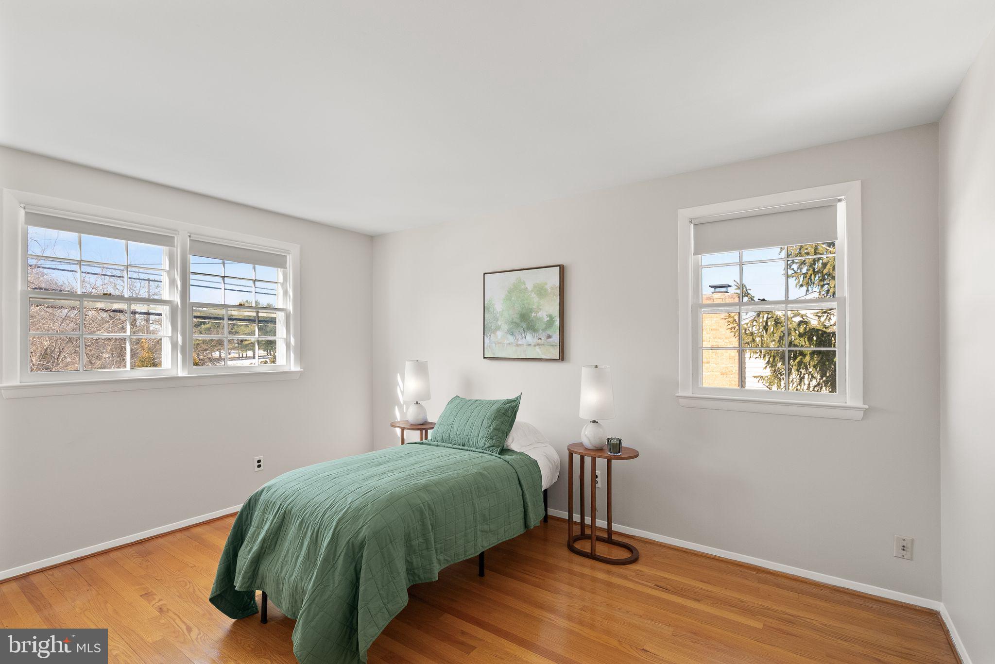 COUNTRY CLUB MANOR - Residential