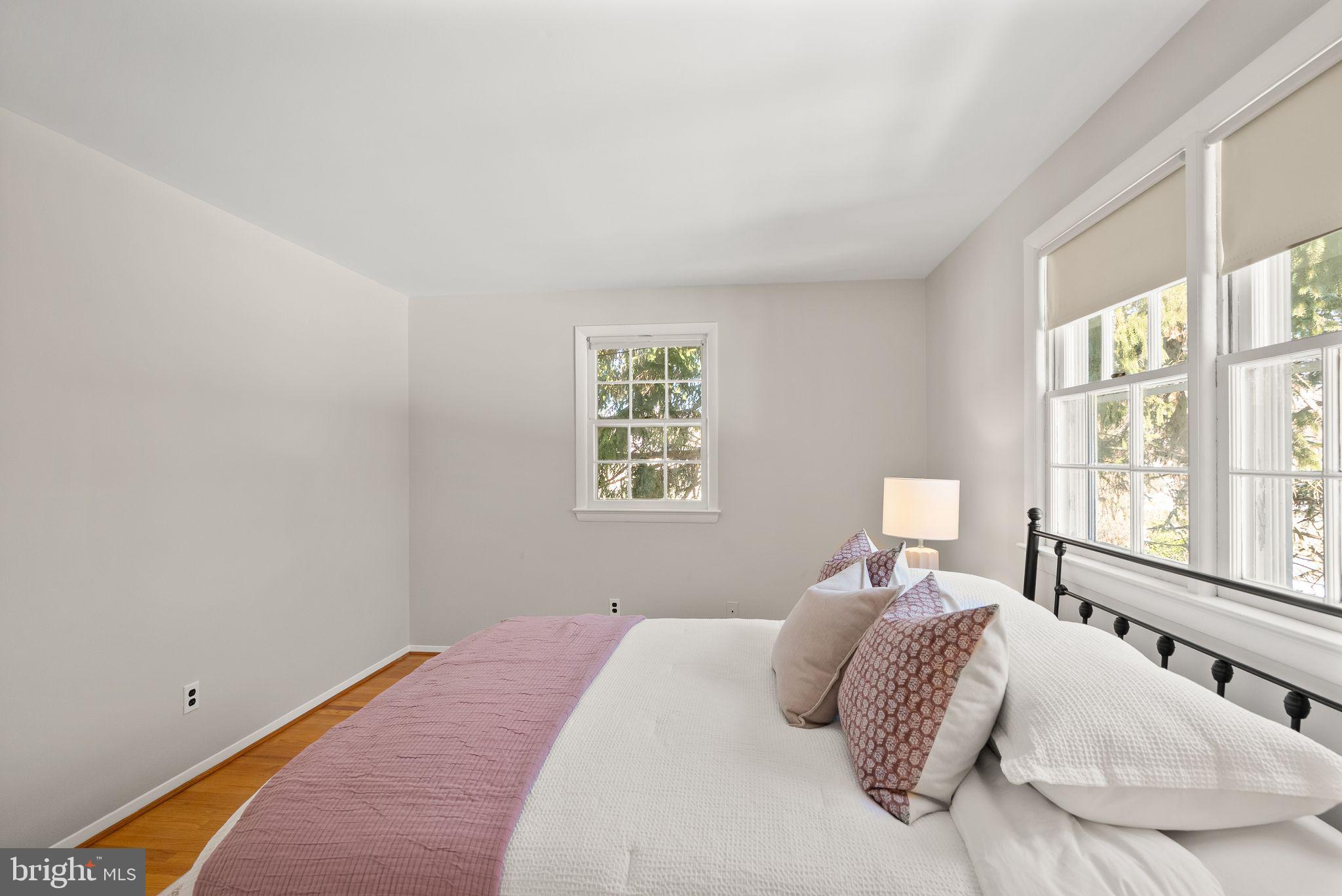 COUNTRY CLUB MANOR - Residential