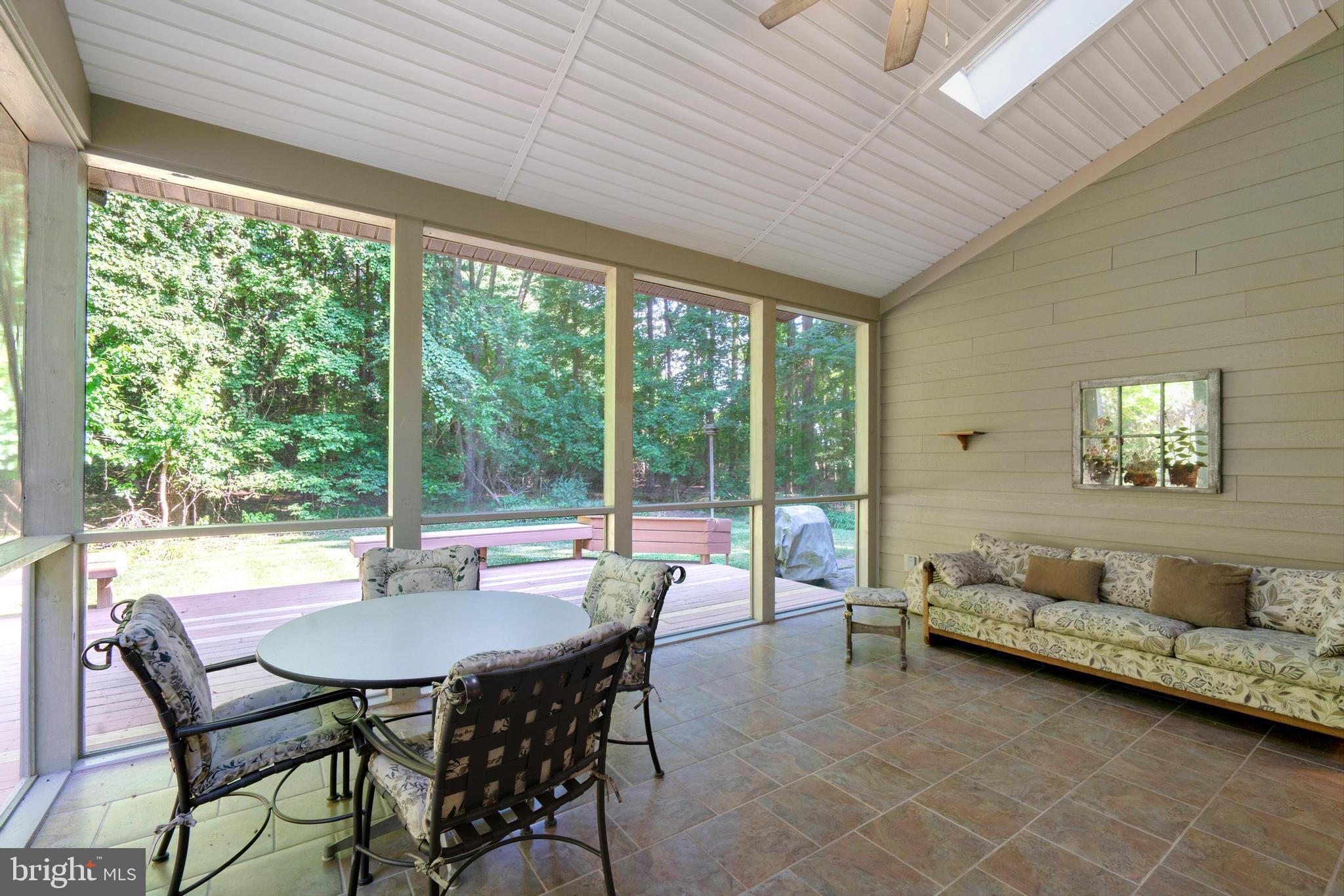 PINEY NECK - Residential