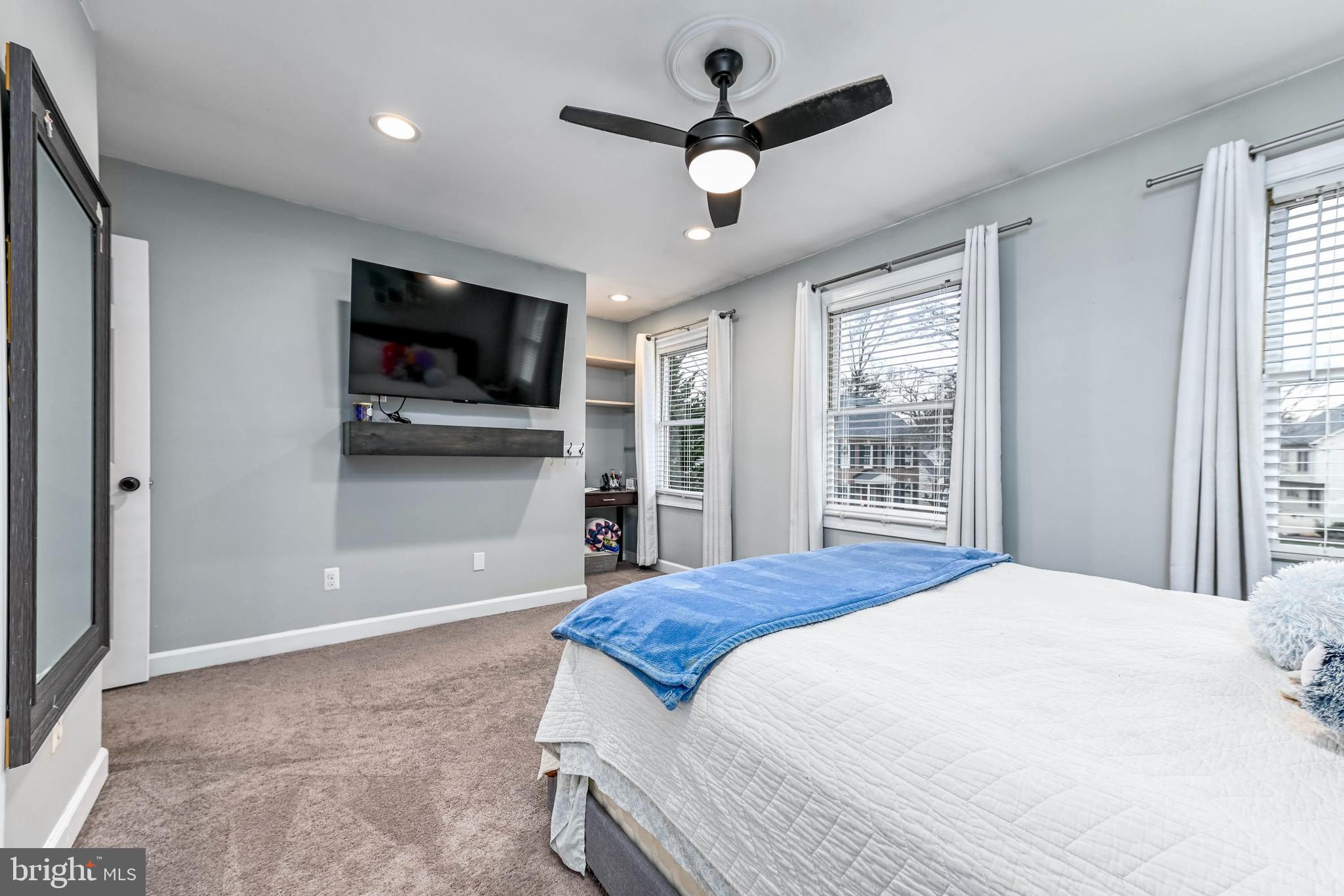 POTOMAC LAKES - Residential