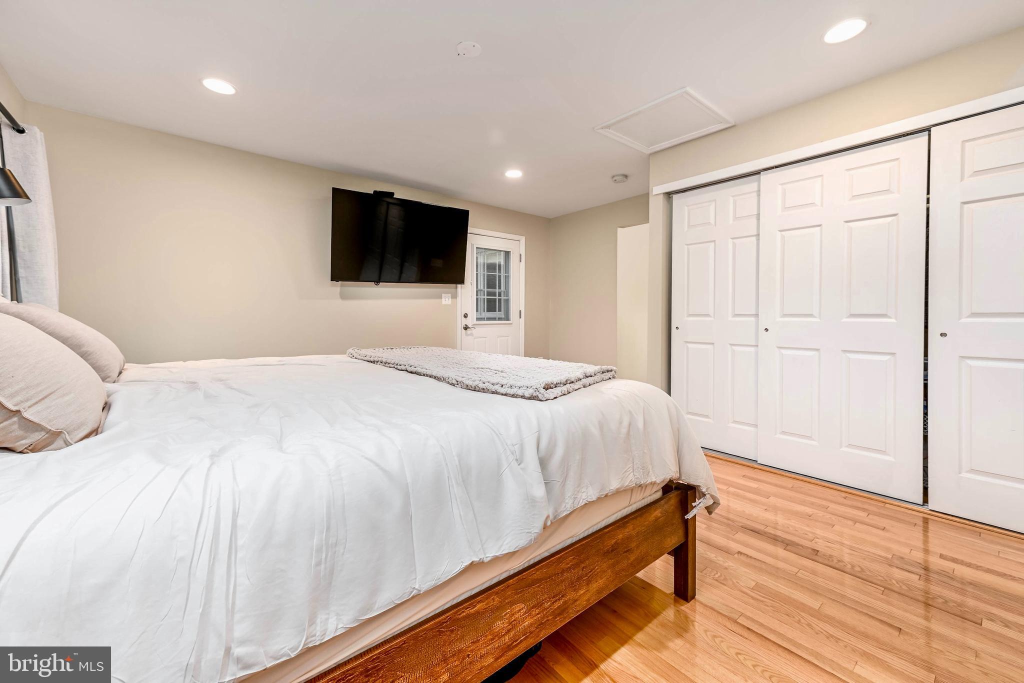 POTOMAC LAKES - Residential