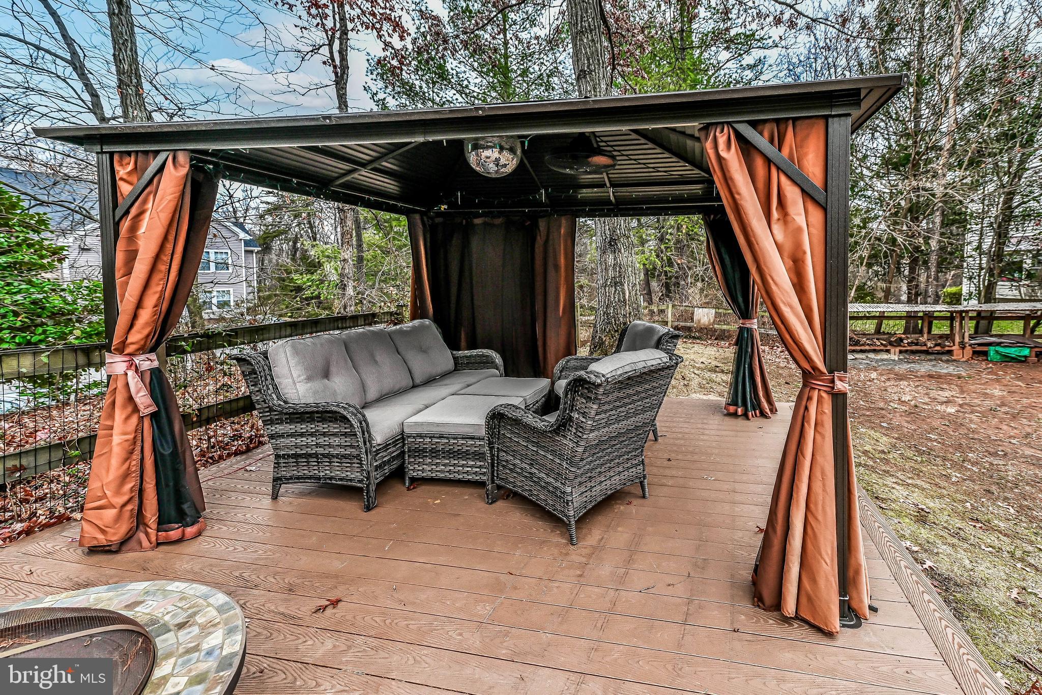 POTOMAC LAKES - Residential