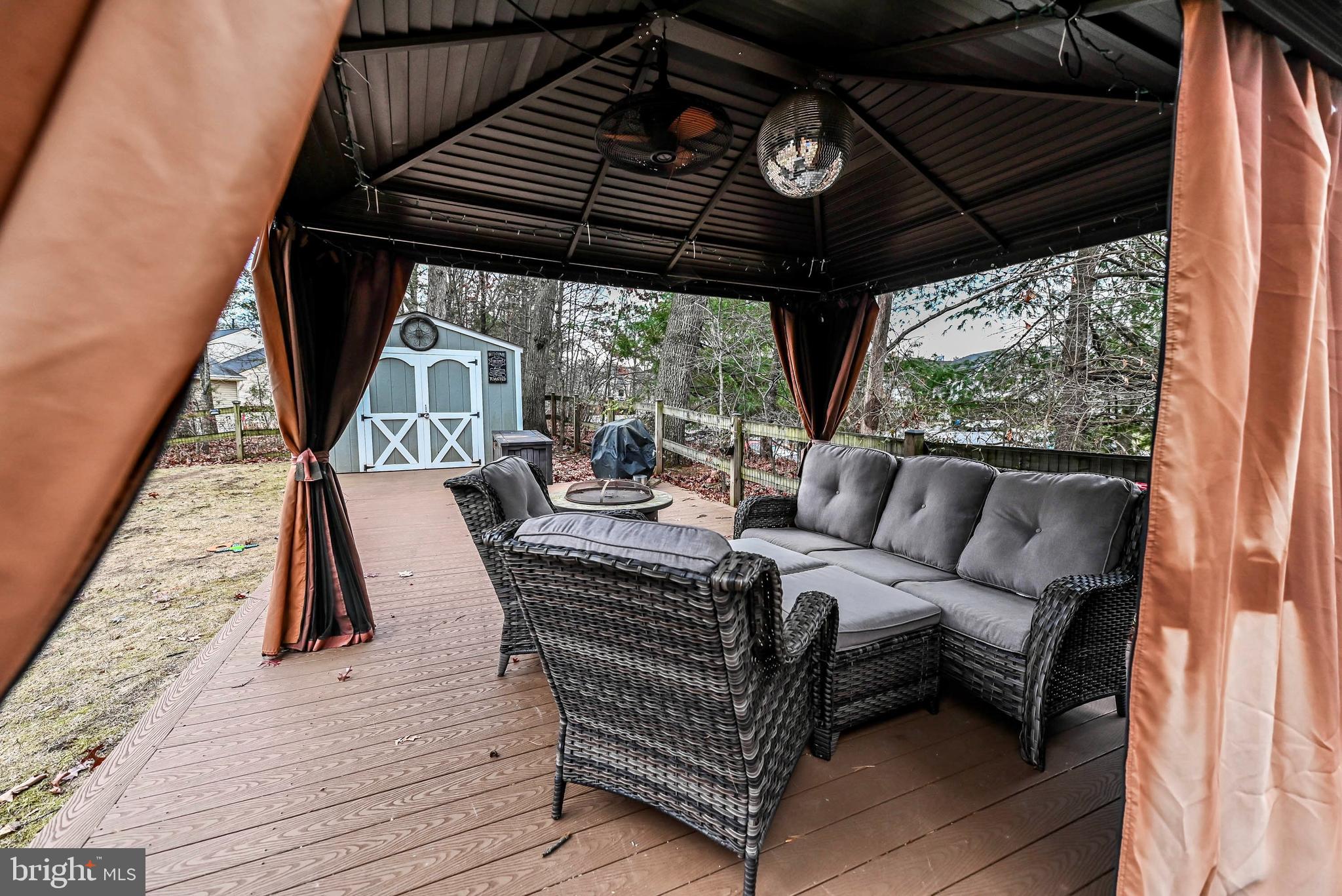 POTOMAC LAKES - Residential