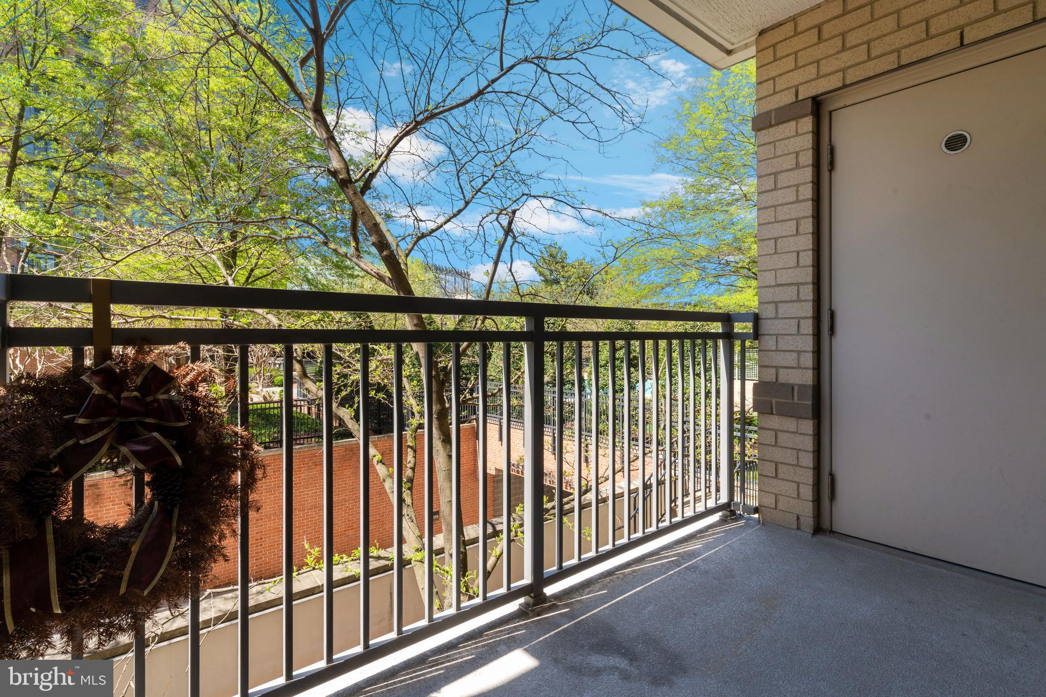 GALLERY AT WHITE FLINT - Residential