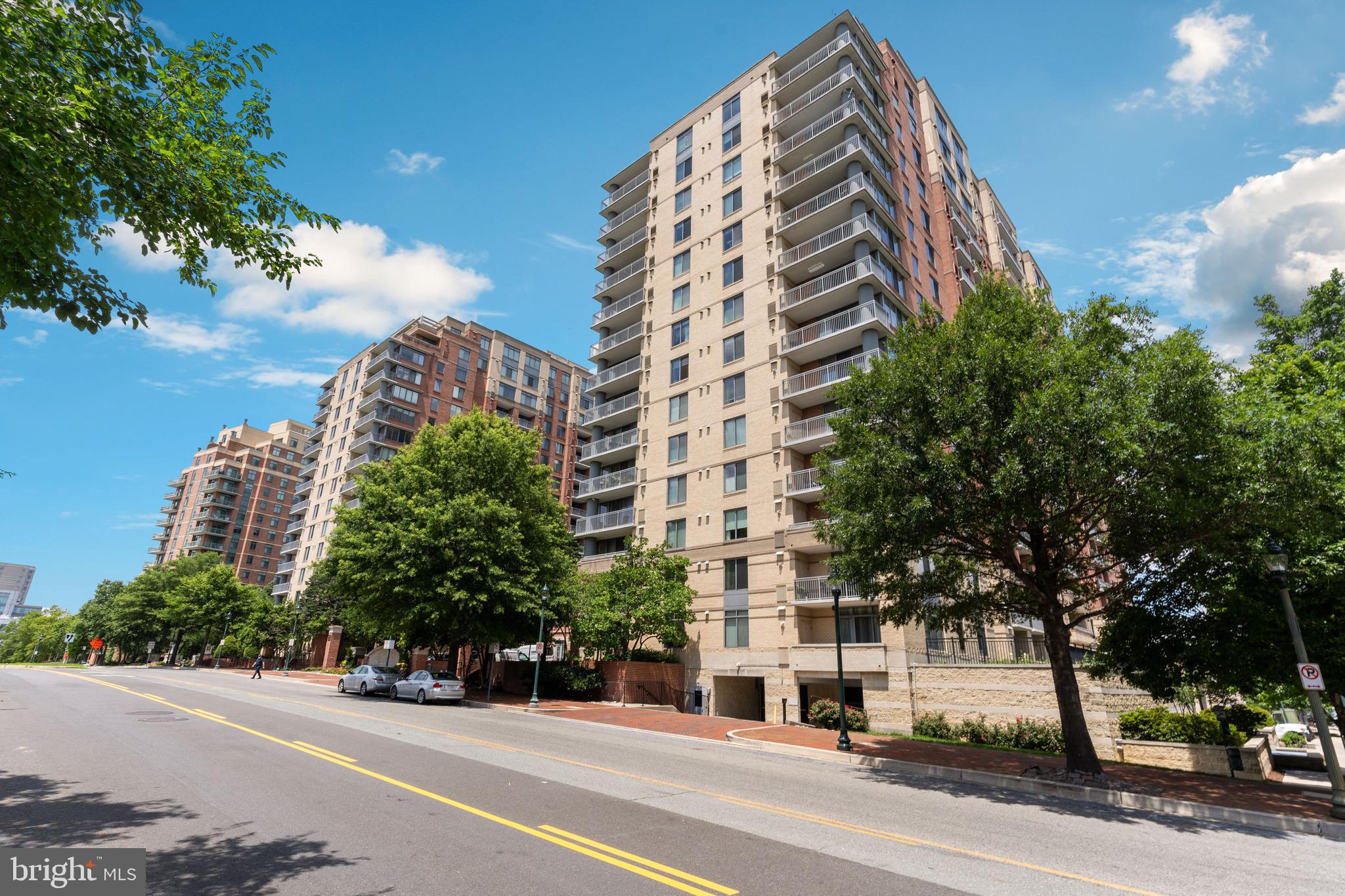 GALLERY AT WHITE FLINT - Residential