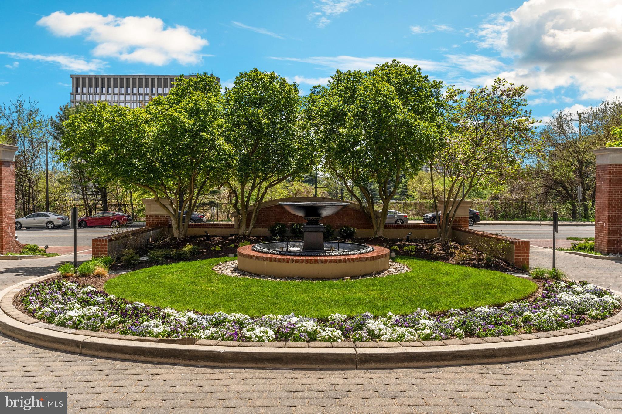 GALLERY AT WHITE FLINT - Residential